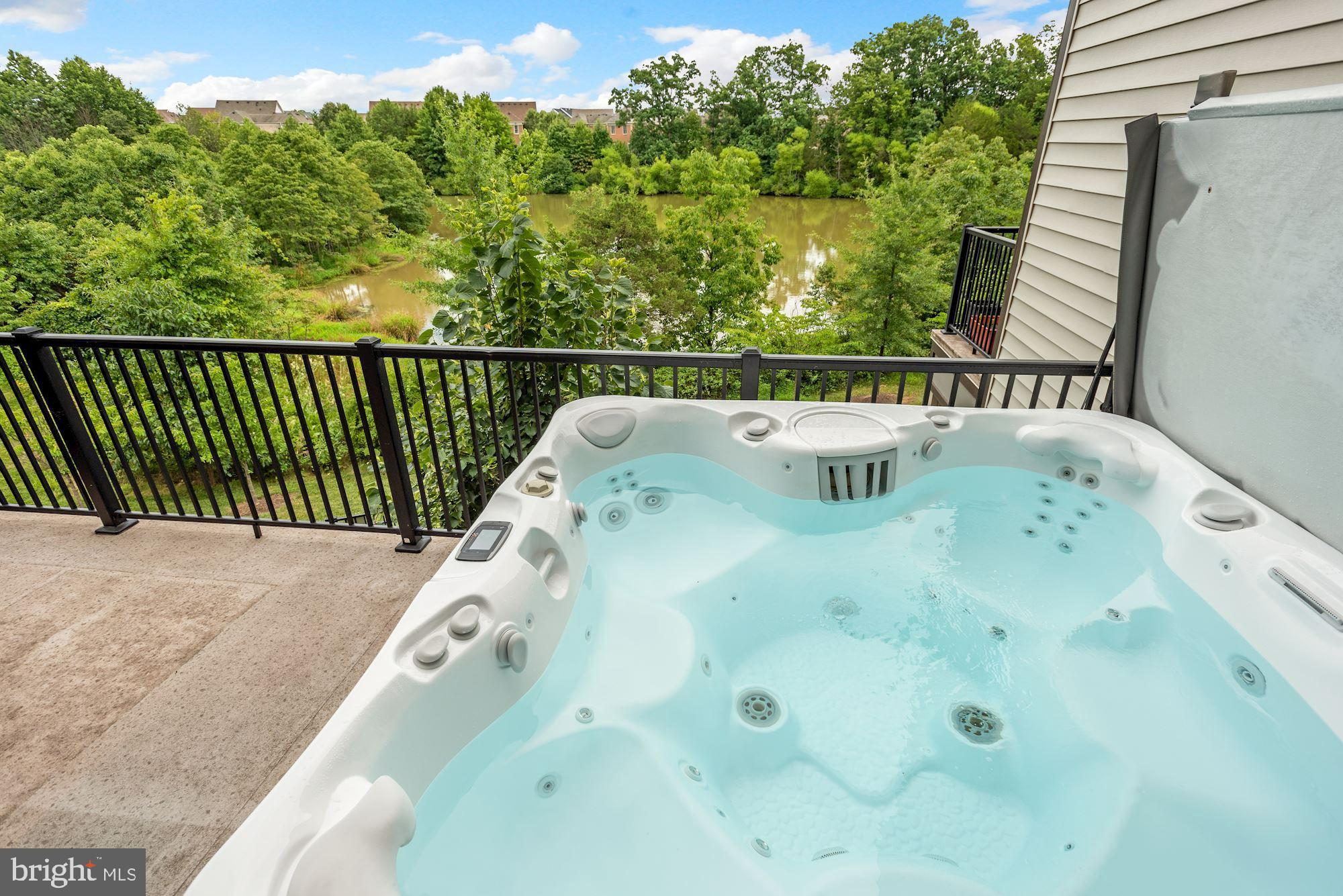 GARDEN DISTRICT AT BRAMBLETON TOWN CENTER - Residential