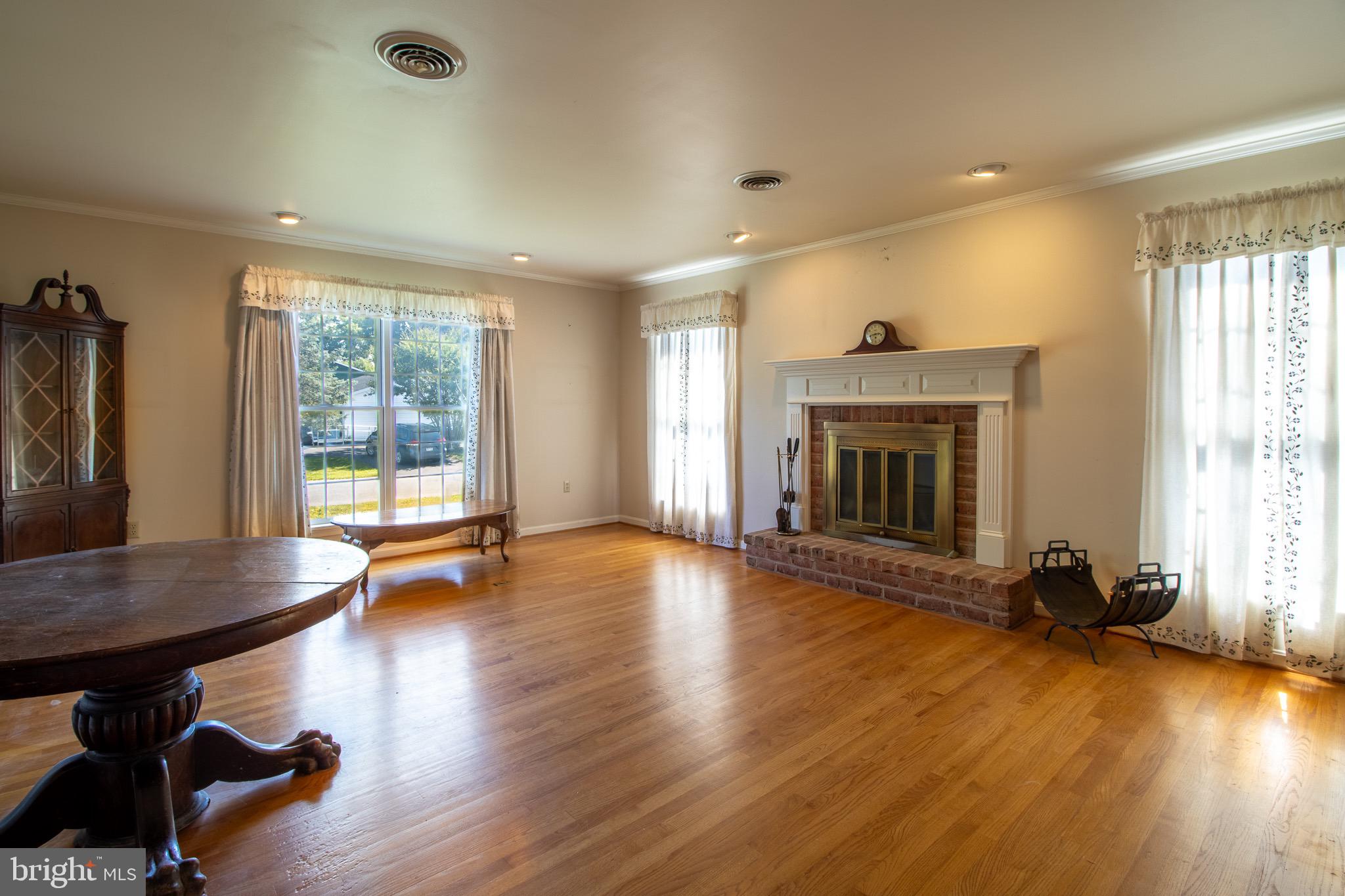 MEADOWBROOK - Residential
