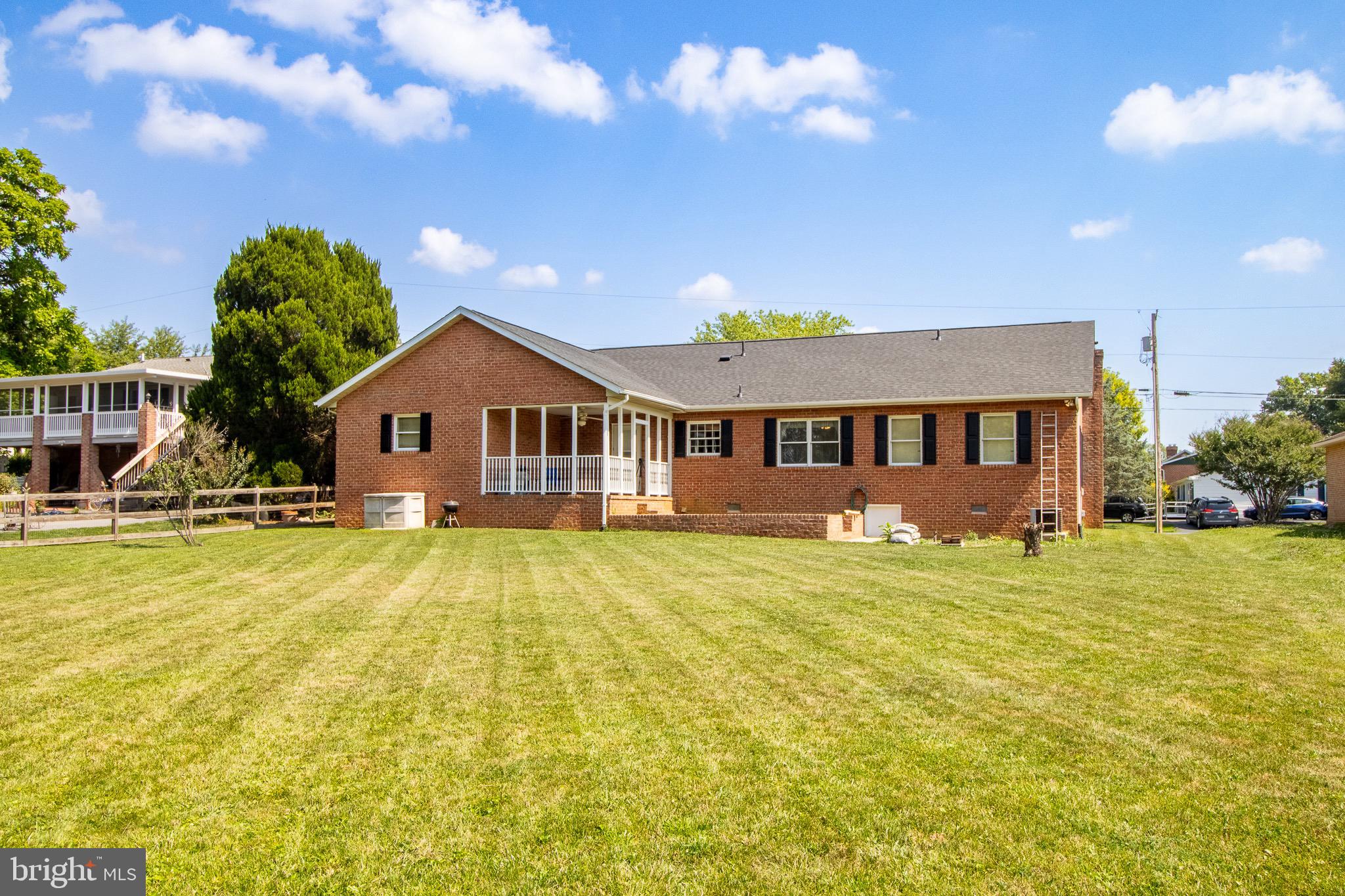 MEADOWBROOK - Residential