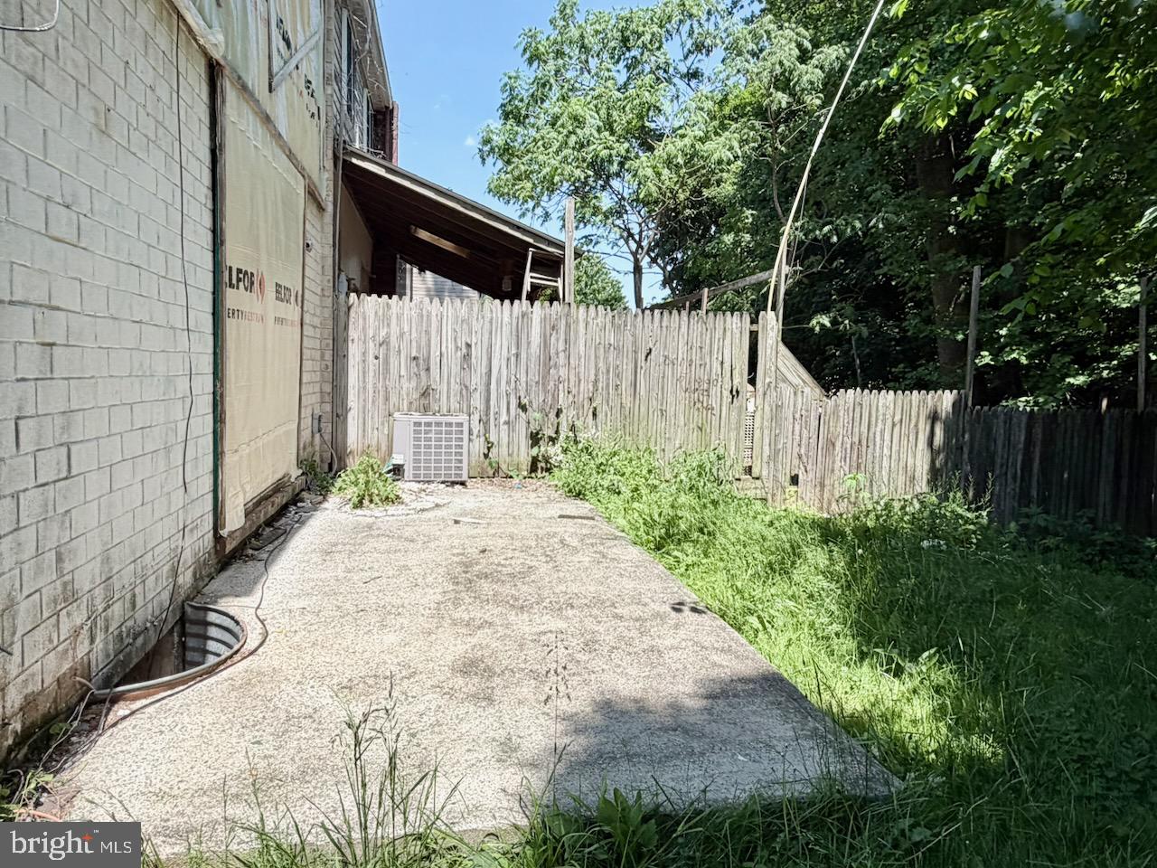 BRANFORD WOODS - Residential