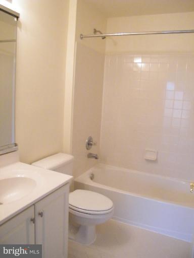 FARMWELL HUNT - Residential Lease