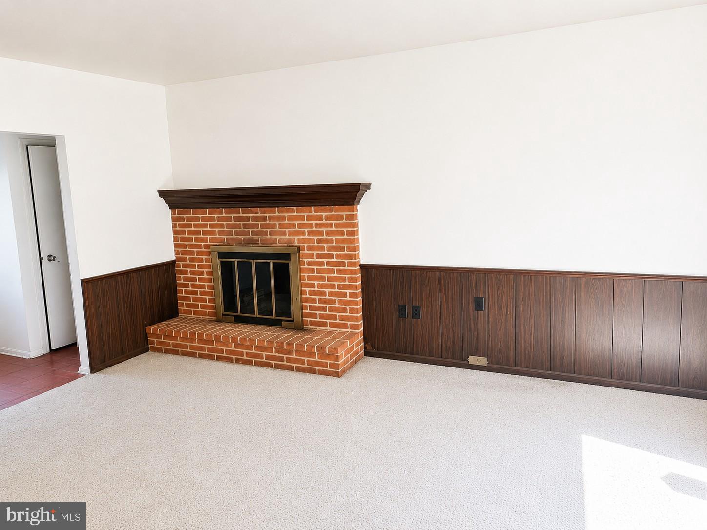 KNOLL MANOR - Residential