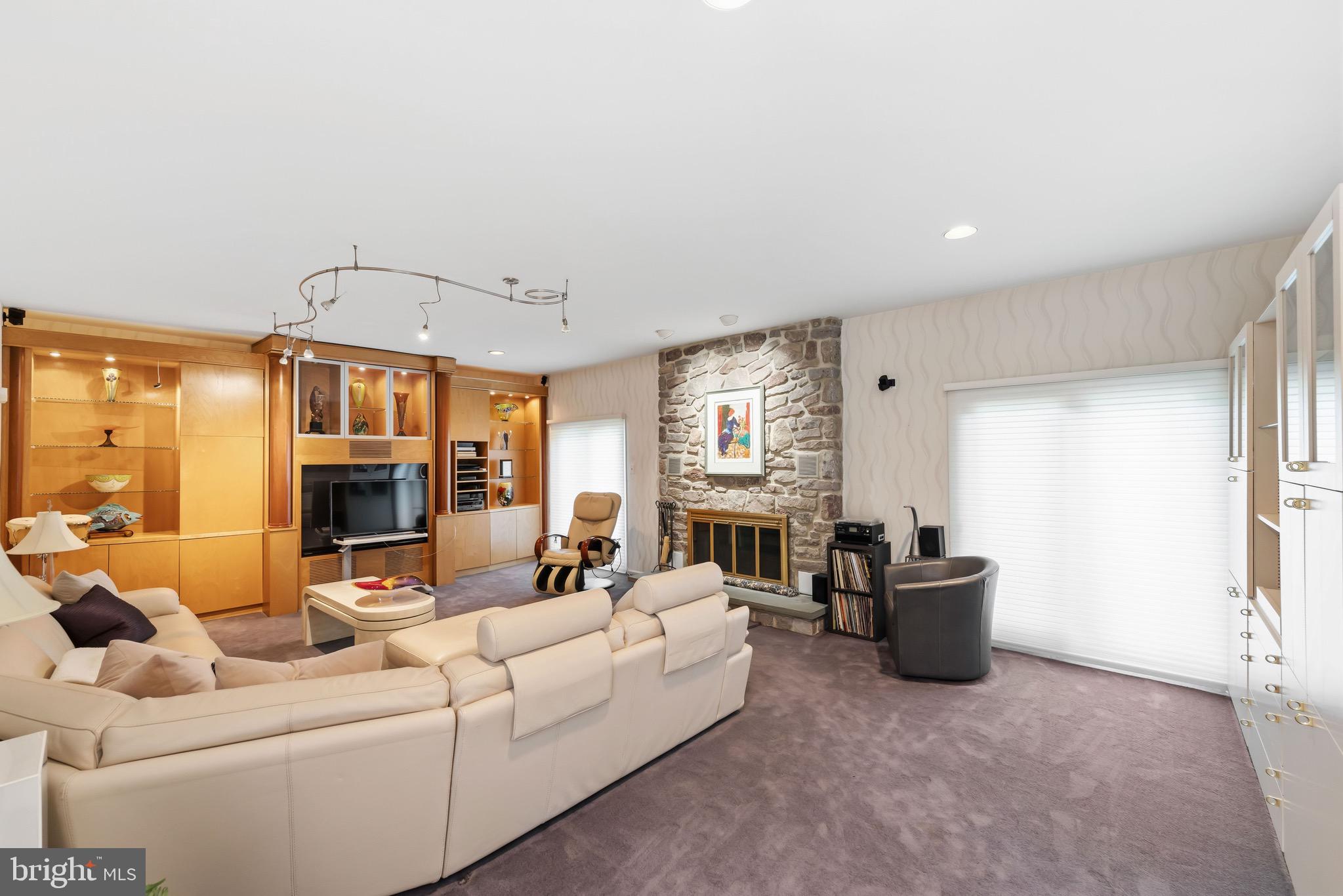 JUSTA FARMS - Residential