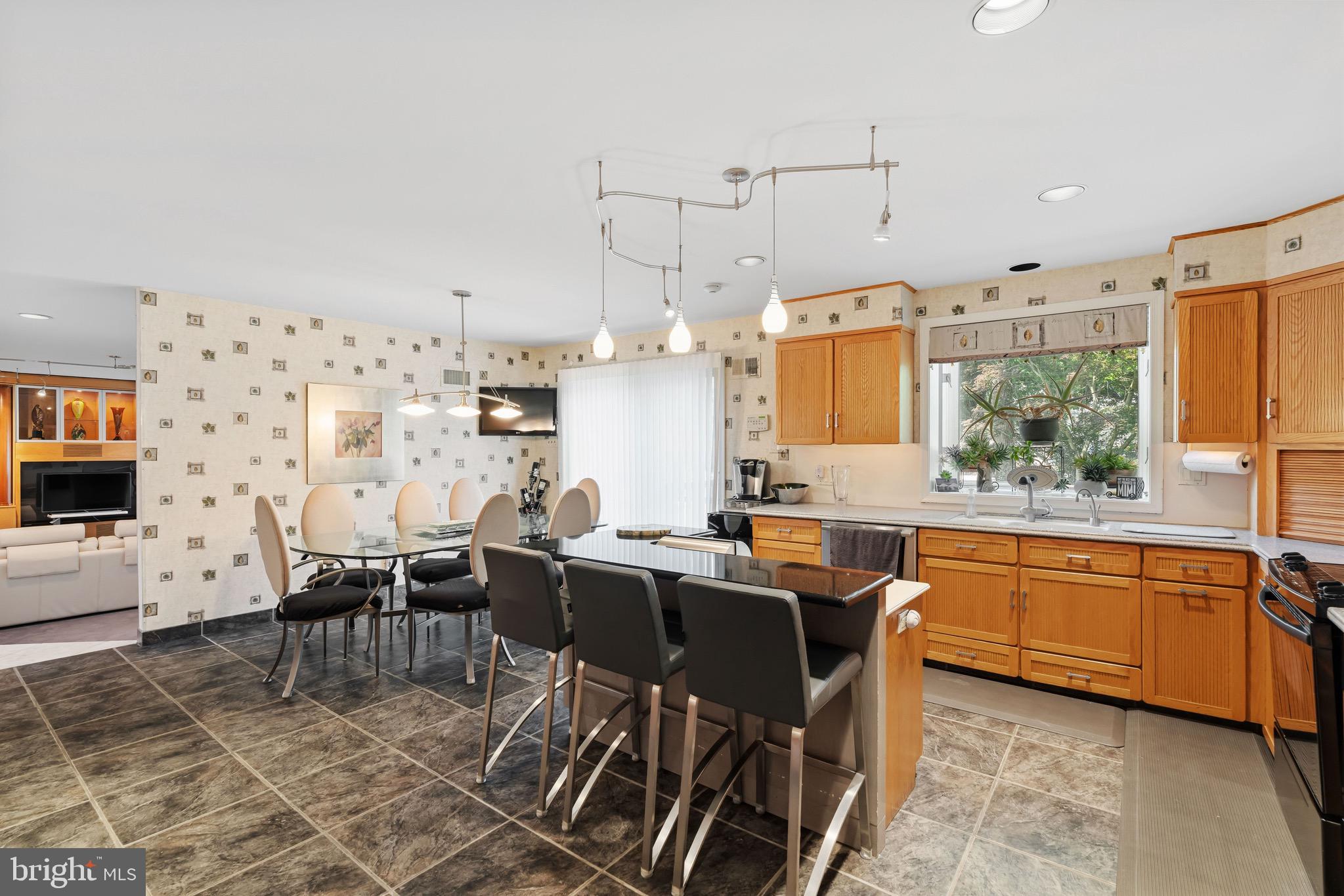 JUSTA FARMS - Residential