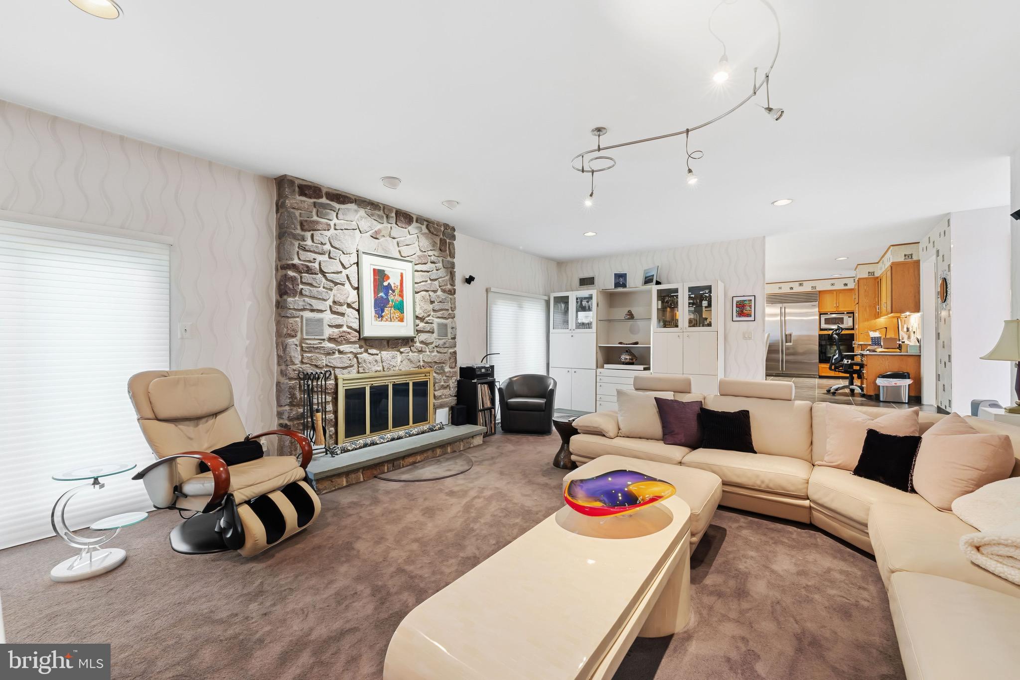 JUSTA FARMS - Residential