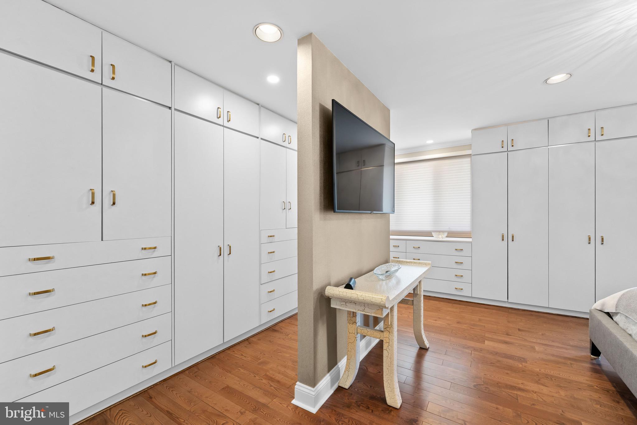JUSTA FARMS - Residential