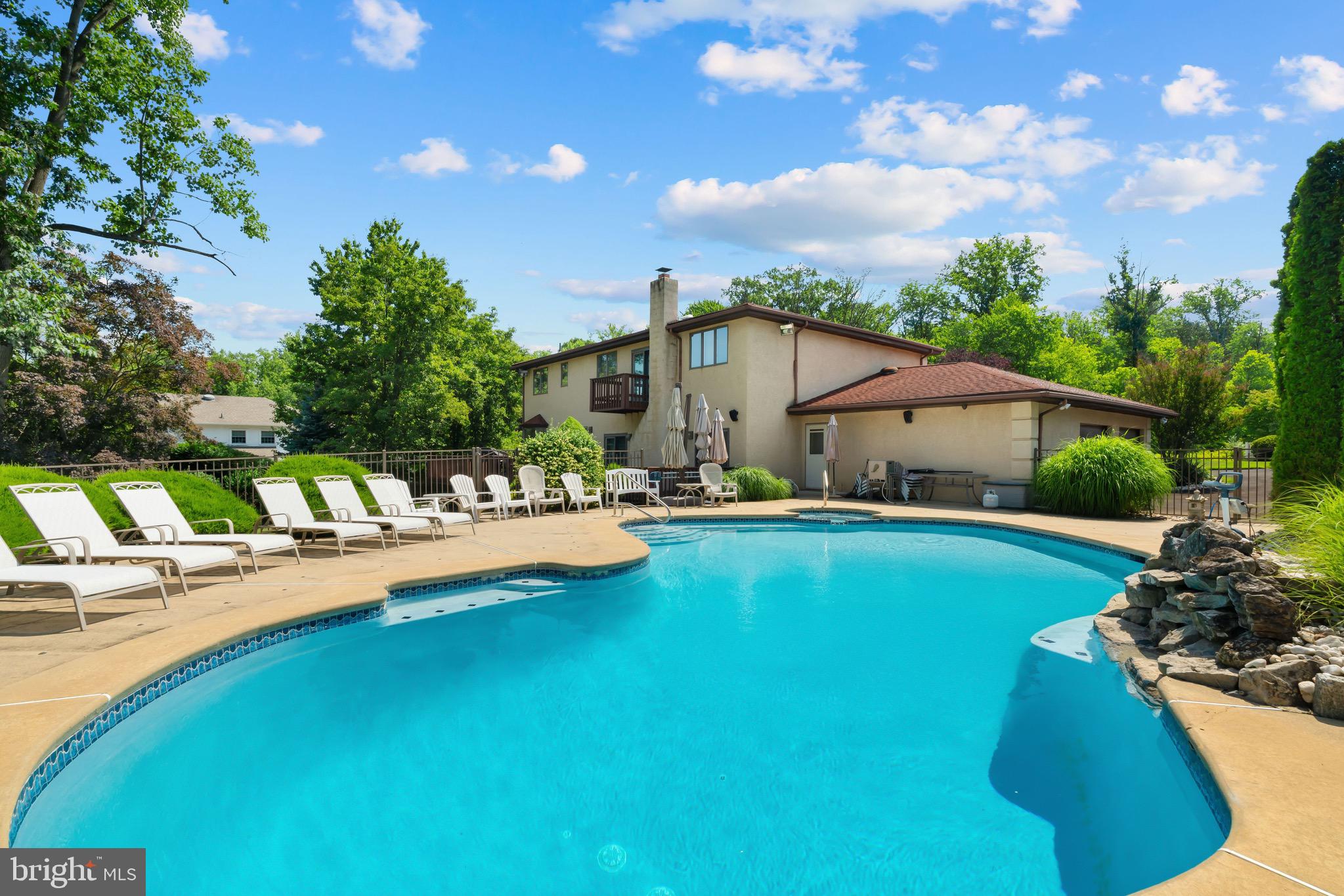 JUSTA FARMS - Residential