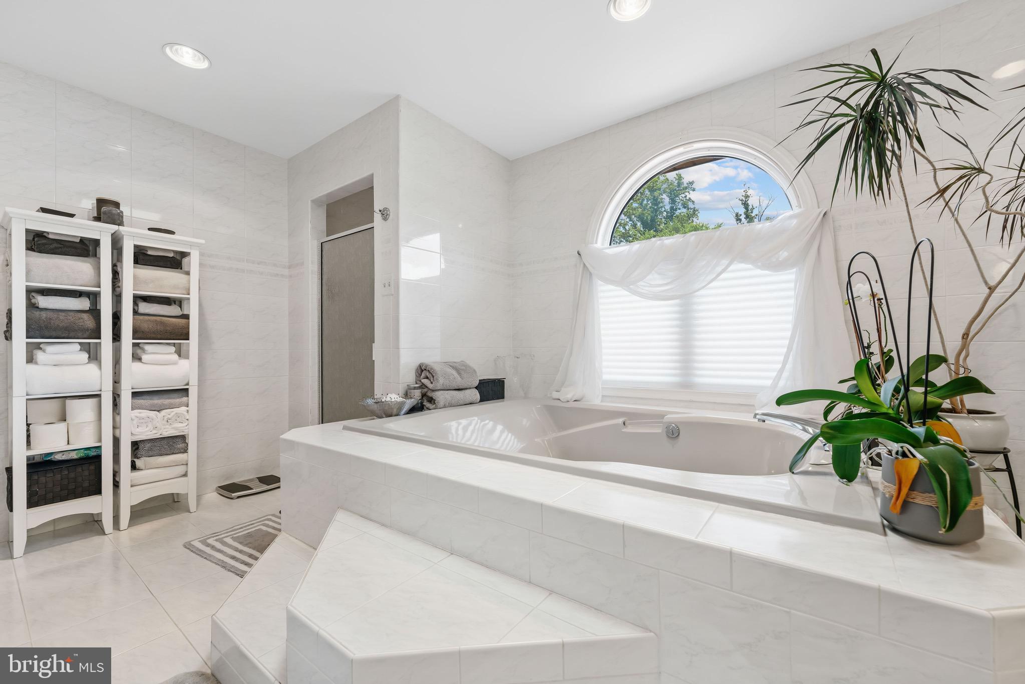 JUSTA FARMS - Residential