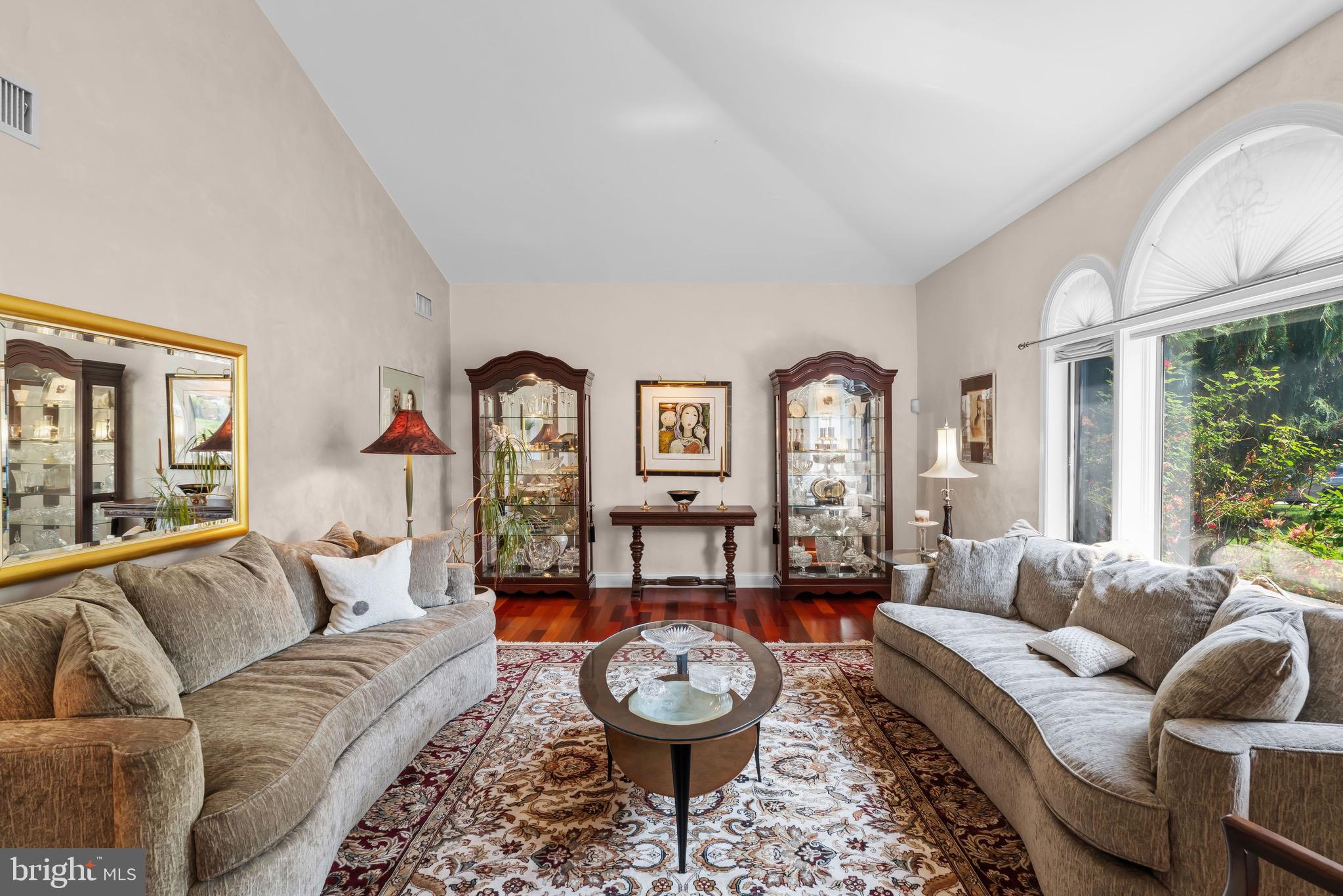 JUSTA FARMS - Residential
