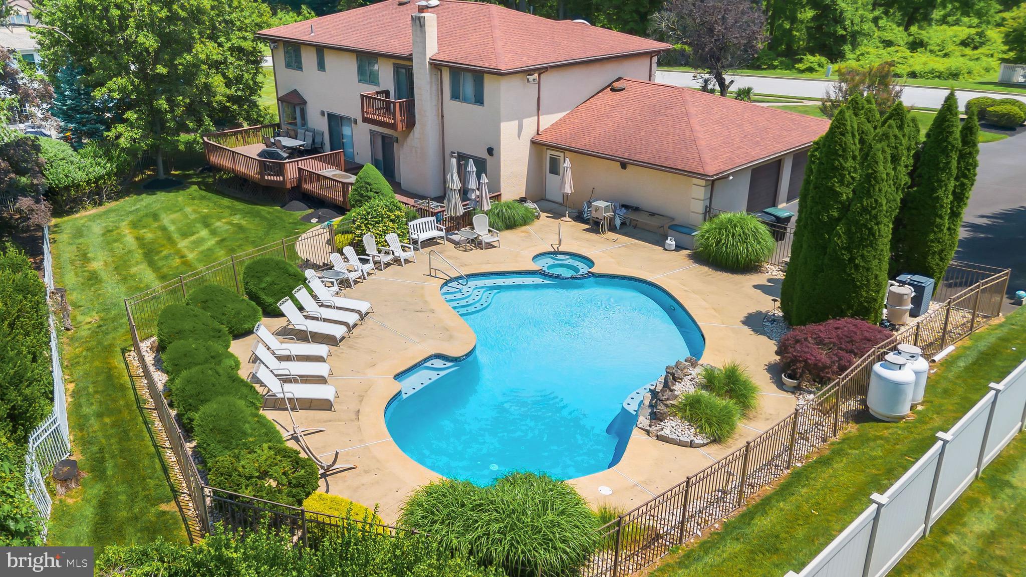 JUSTA FARMS - Residential