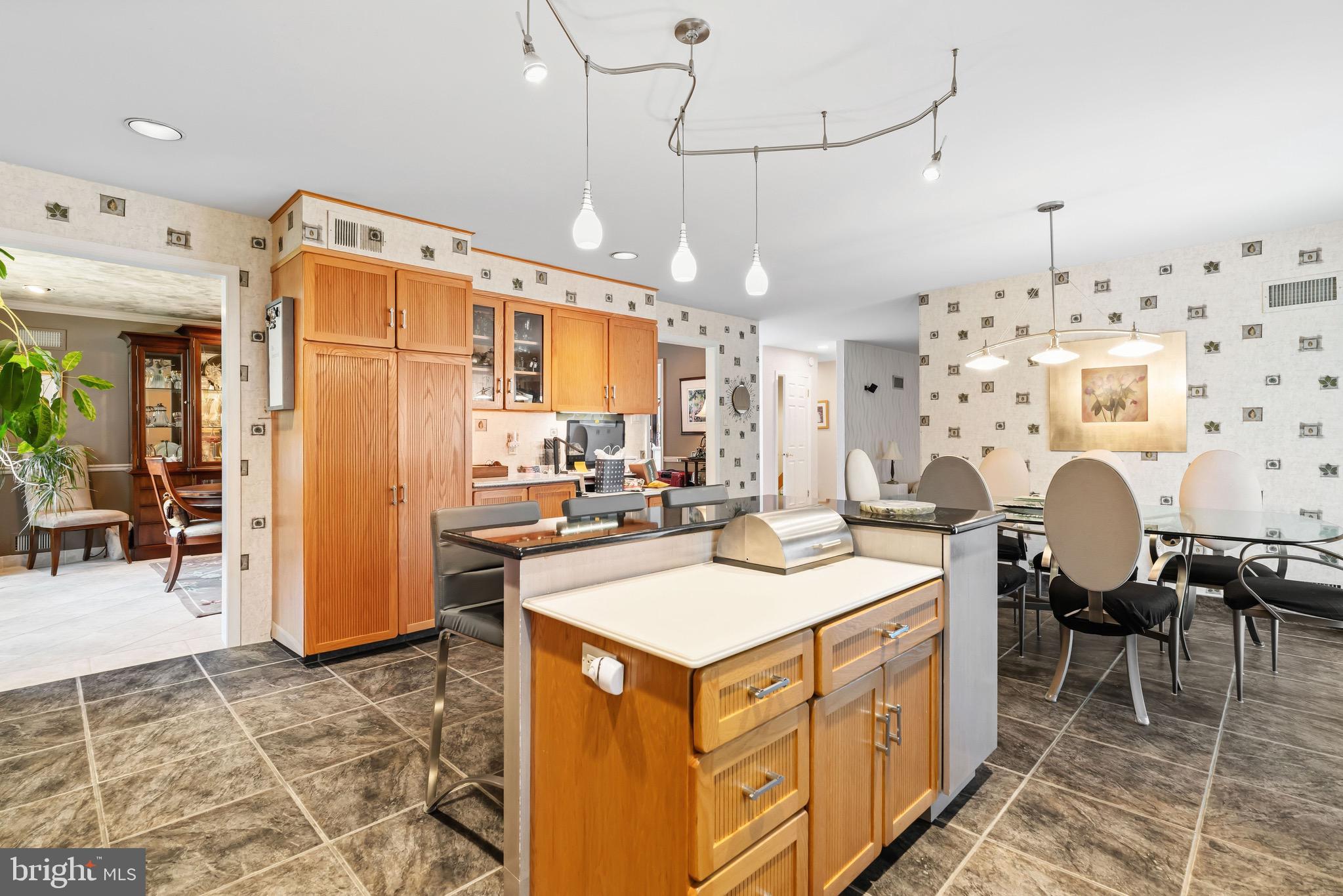 JUSTA FARMS - Residential