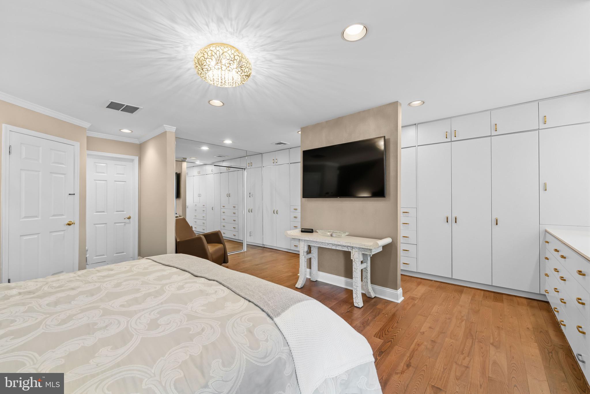 JUSTA FARMS - Residential