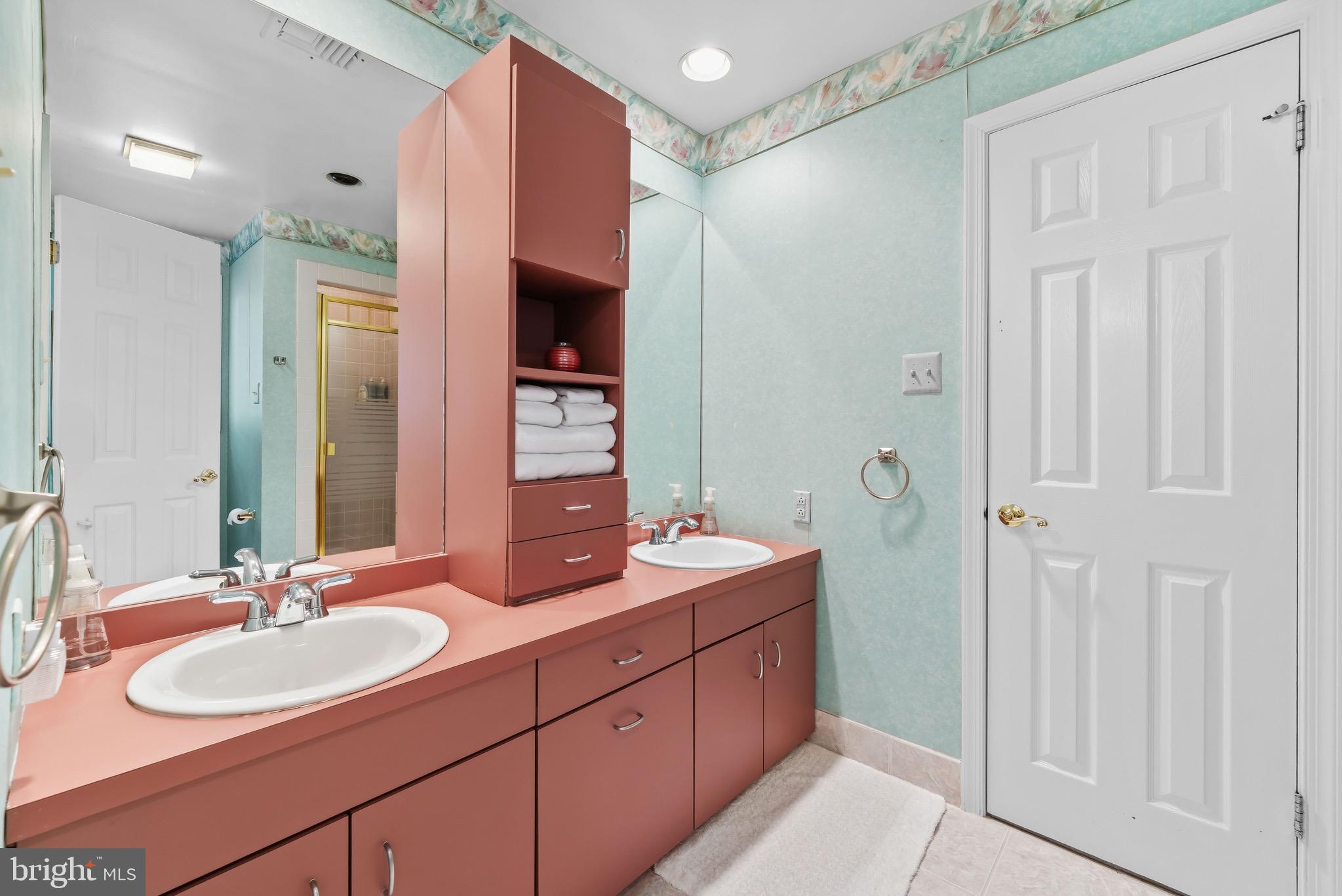 JUSTA FARMS - Residential