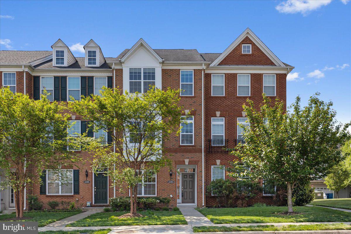 LOUDOUN VALLEY ESTATES 2 - Residential Lease