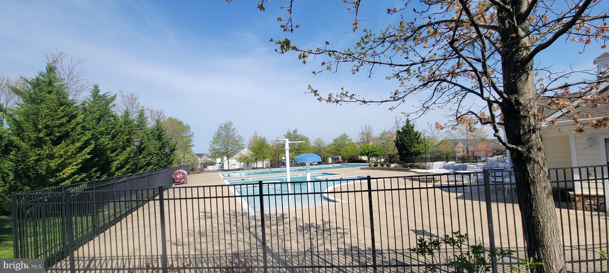 LOUDOUN VALLEY ESTATES 2 - Residential Lease