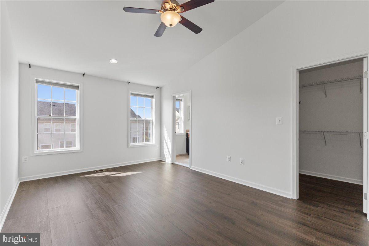 LOUDOUN VALLEY ESTATES 2 - Residential Lease