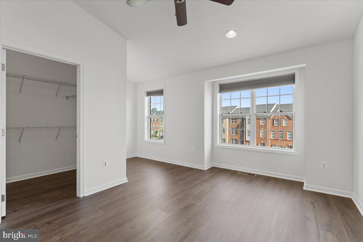LOUDOUN VALLEY ESTATES 2 - Residential Lease