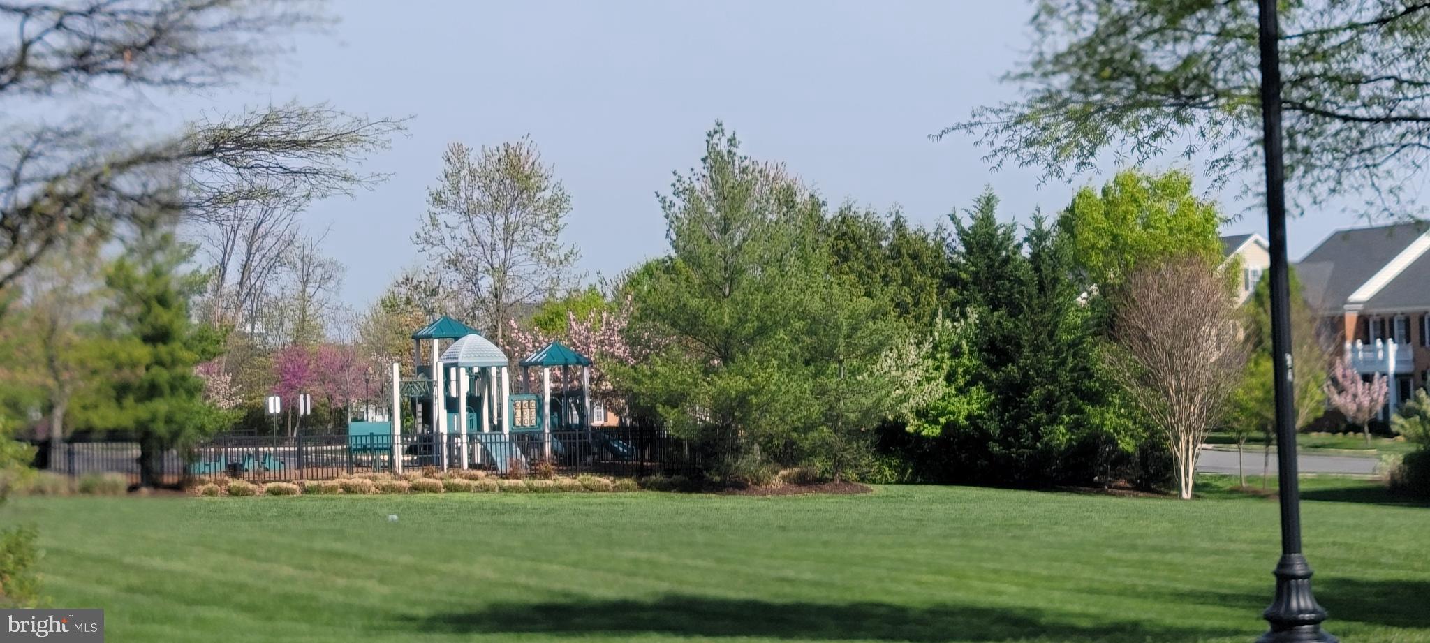 LOUDOUN VALLEY ESTATES 2 - Residential Lease