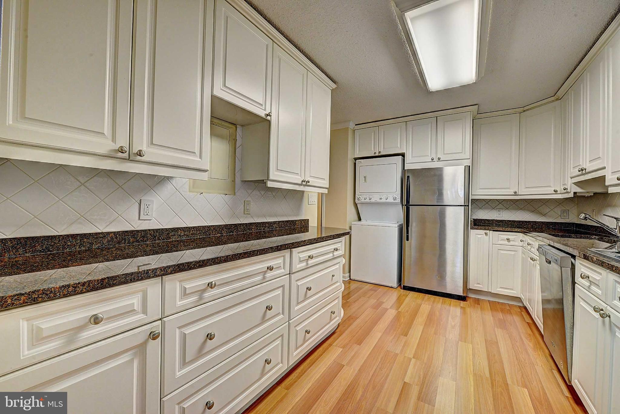 ROTONDA - Residential Lease