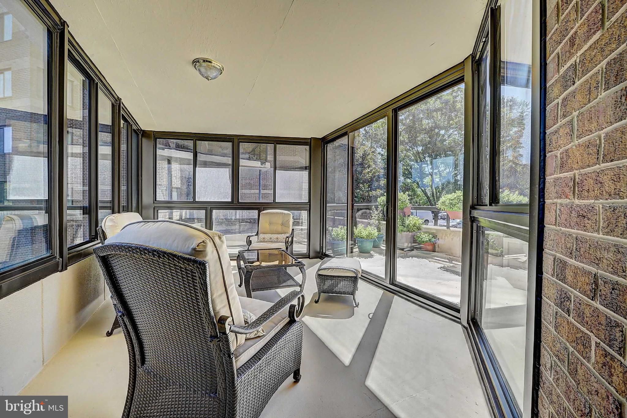 ROTONDA - Residential Lease