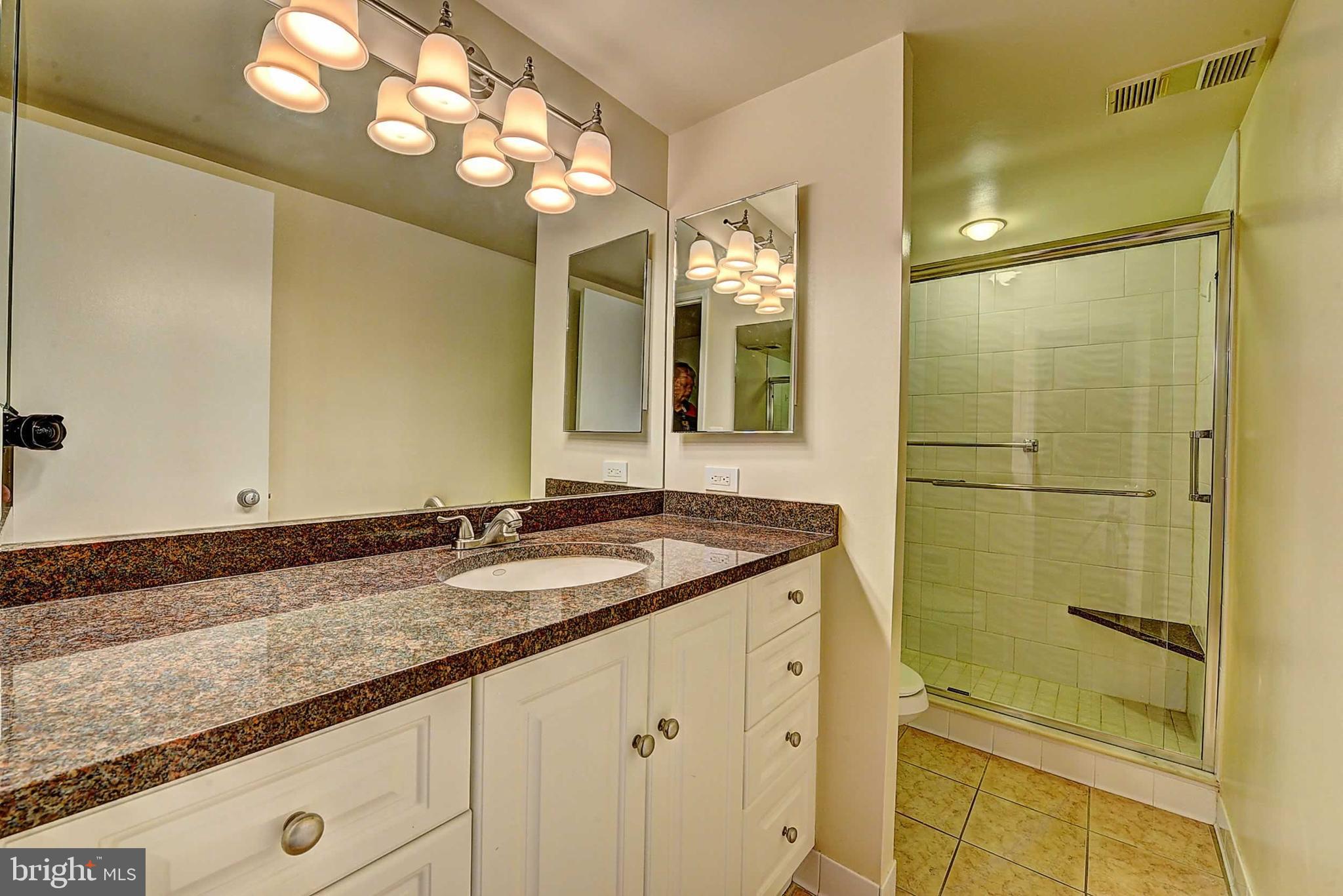 ROTONDA - Residential Lease
