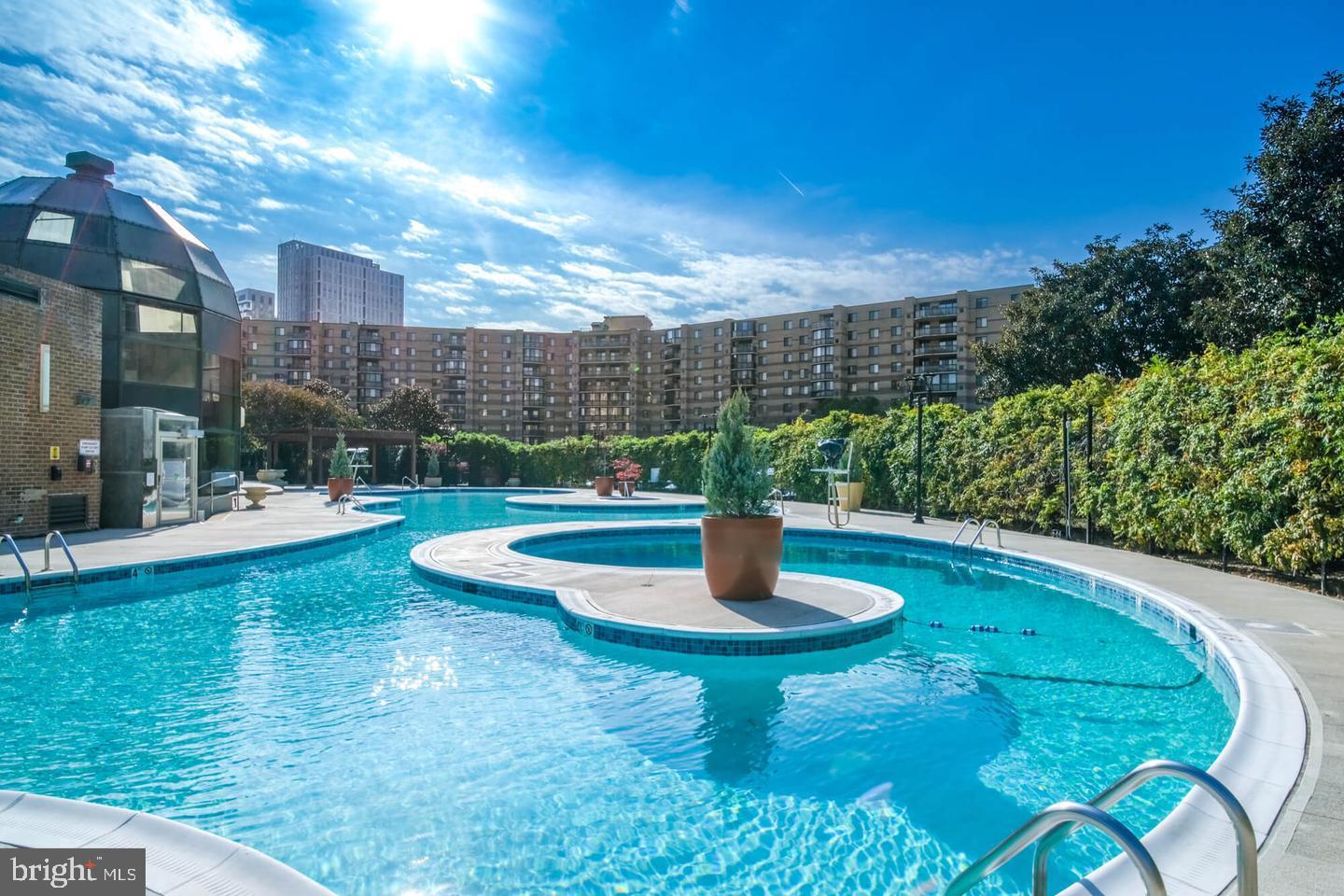 ROTONDA - Residential Lease