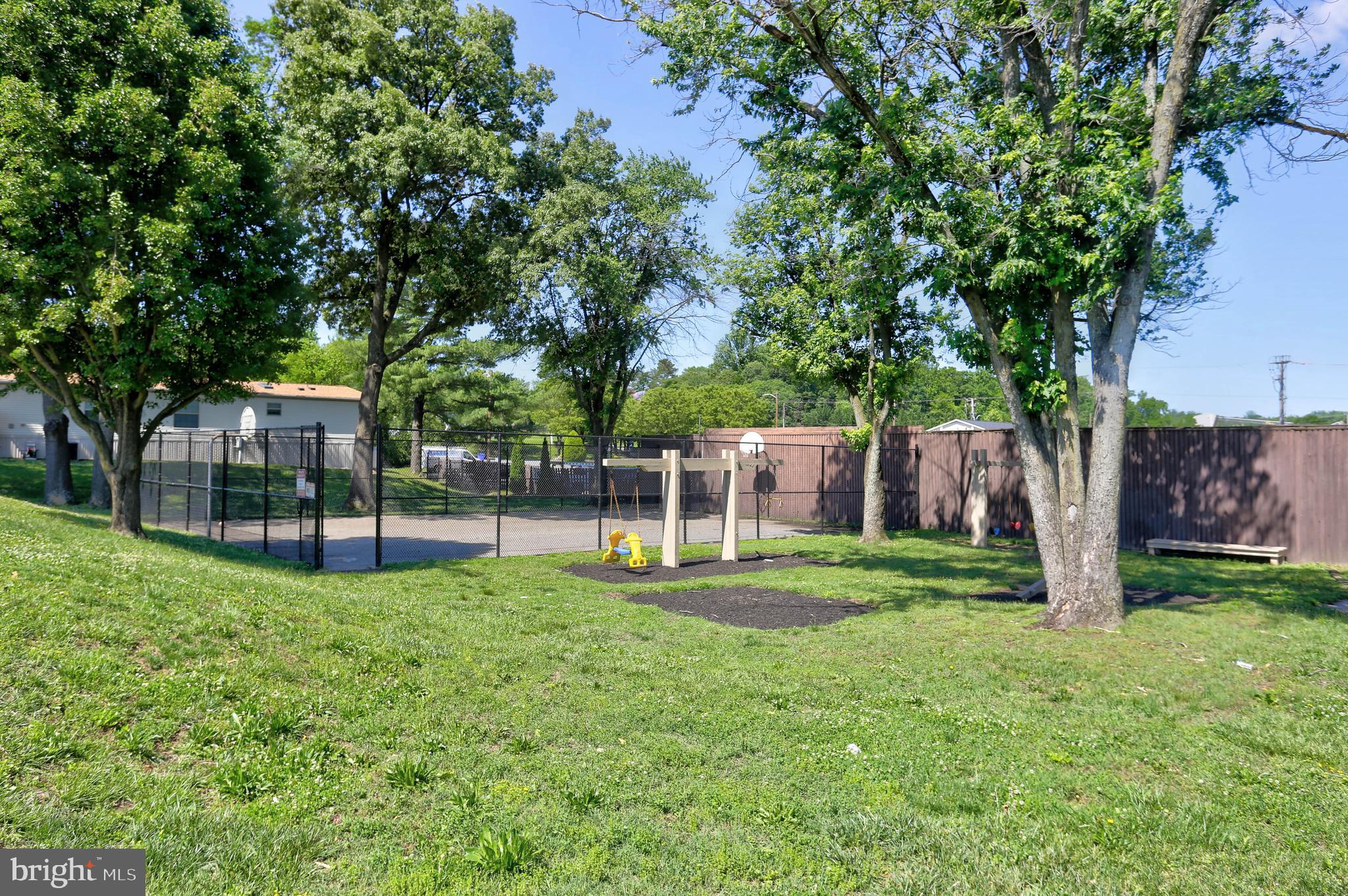 BRENTWOOD MANOR - Residential