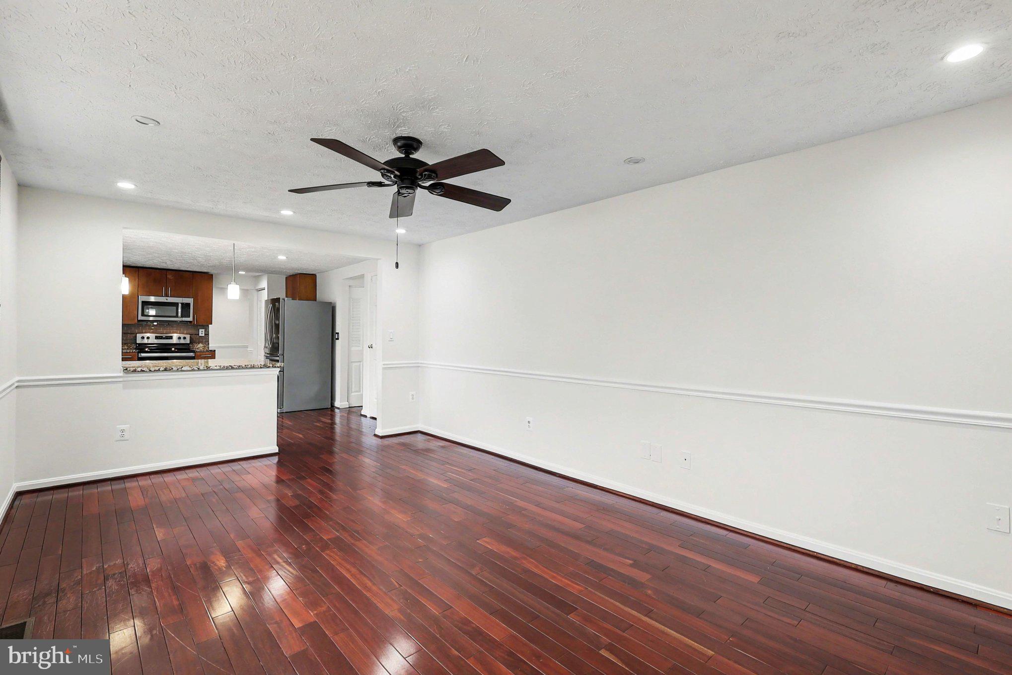 ESTATES AT EAGLE LIE - Residential Lease