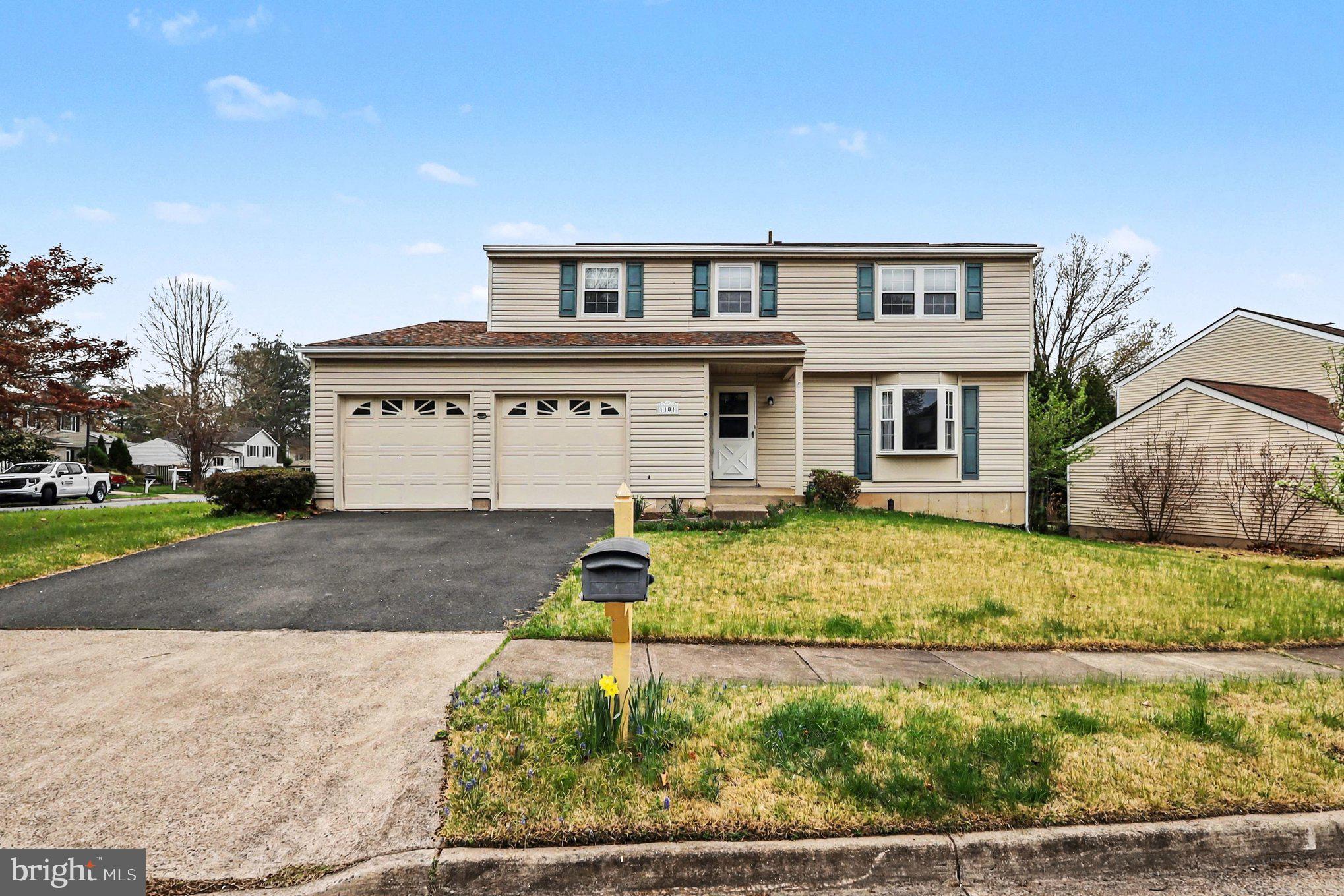 ESTATES AT EAGLE LIE - Residential Lease