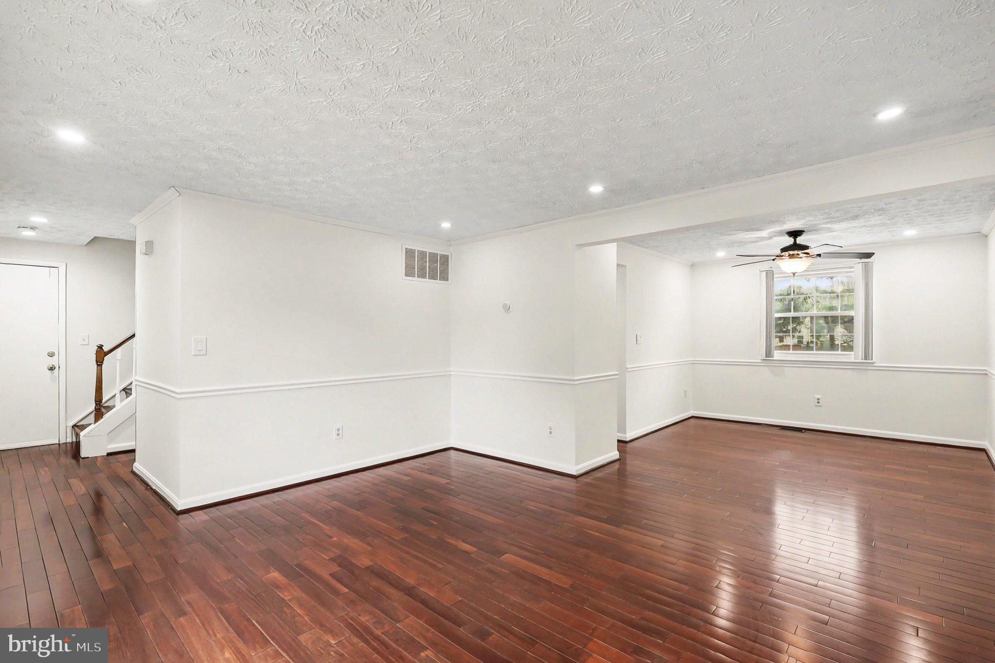 ESTATES AT EAGLE LIE - Residential Lease