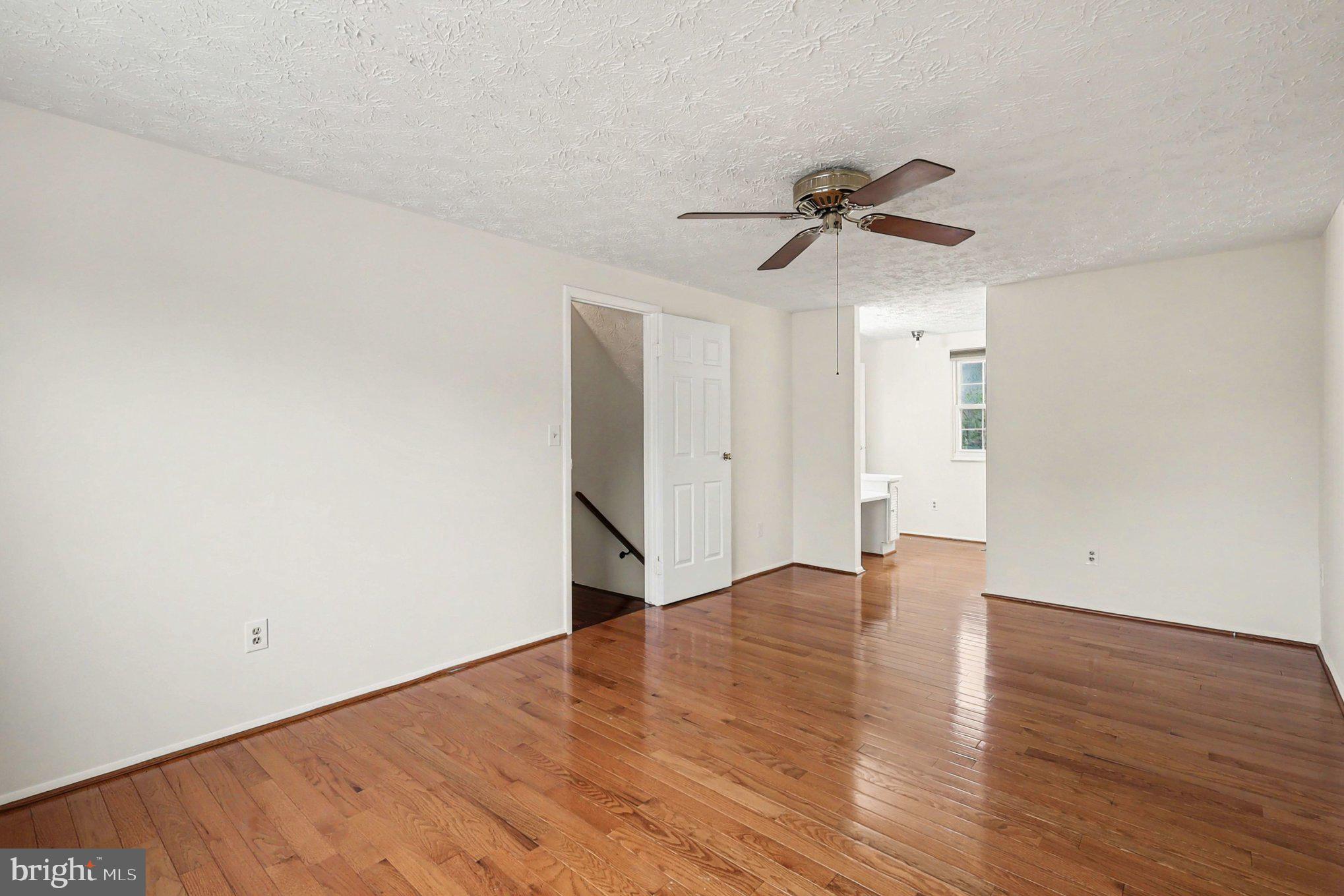 ESTATES AT EAGLE LIE - Residential Lease
