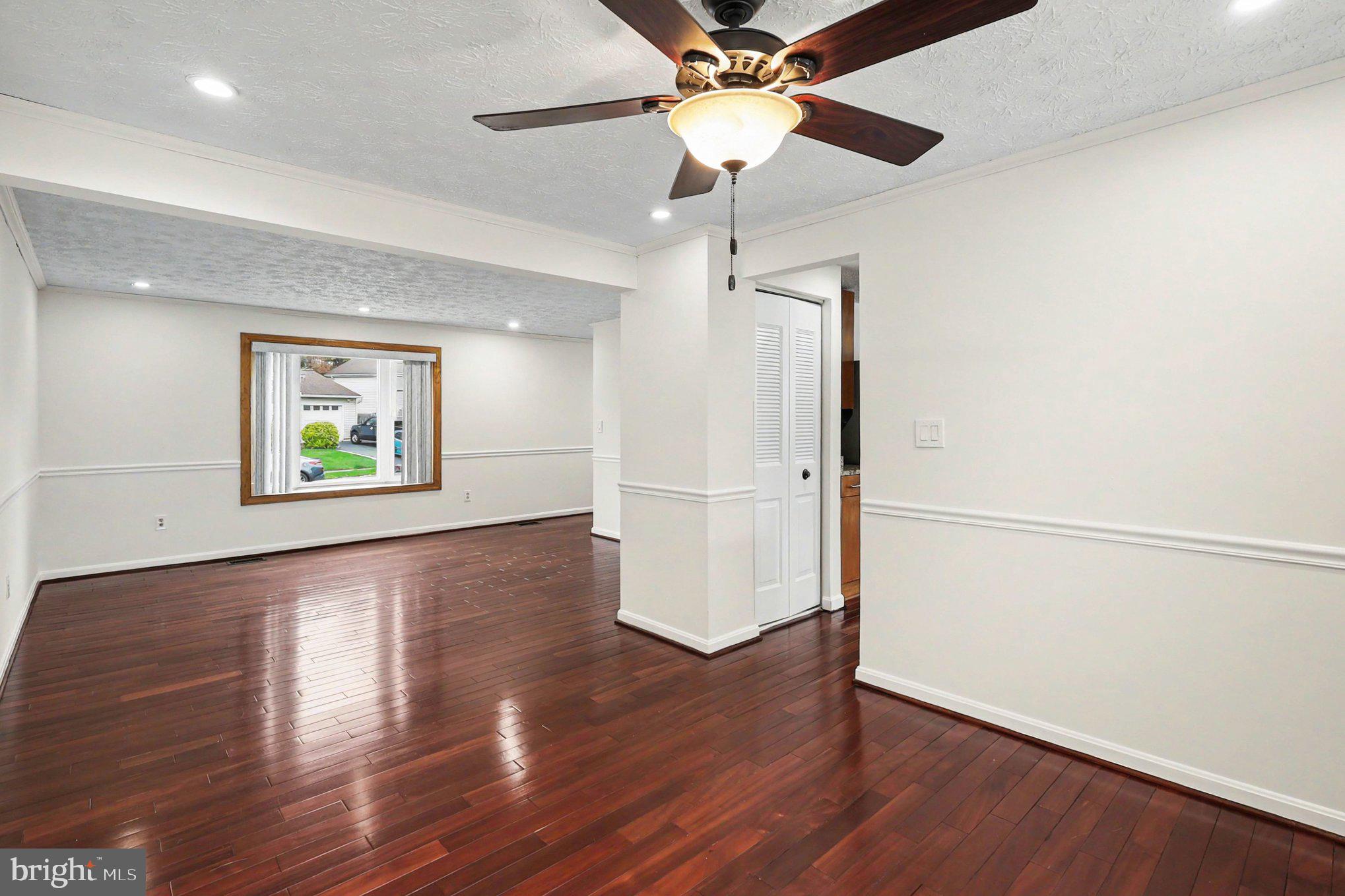 ESTATES AT EAGLE LIE - Residential Lease