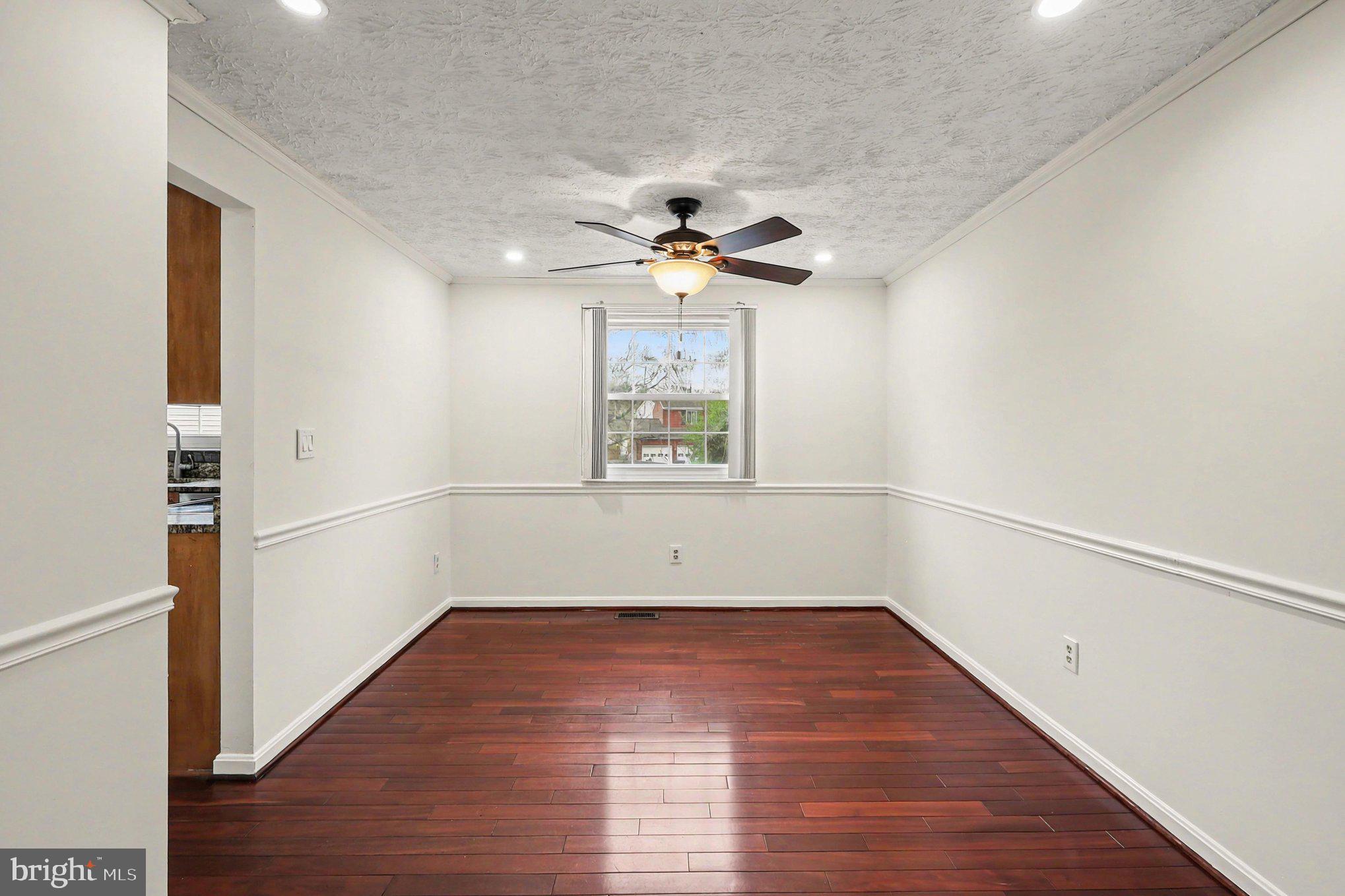 ESTATES AT EAGLE LIE - Residential Lease