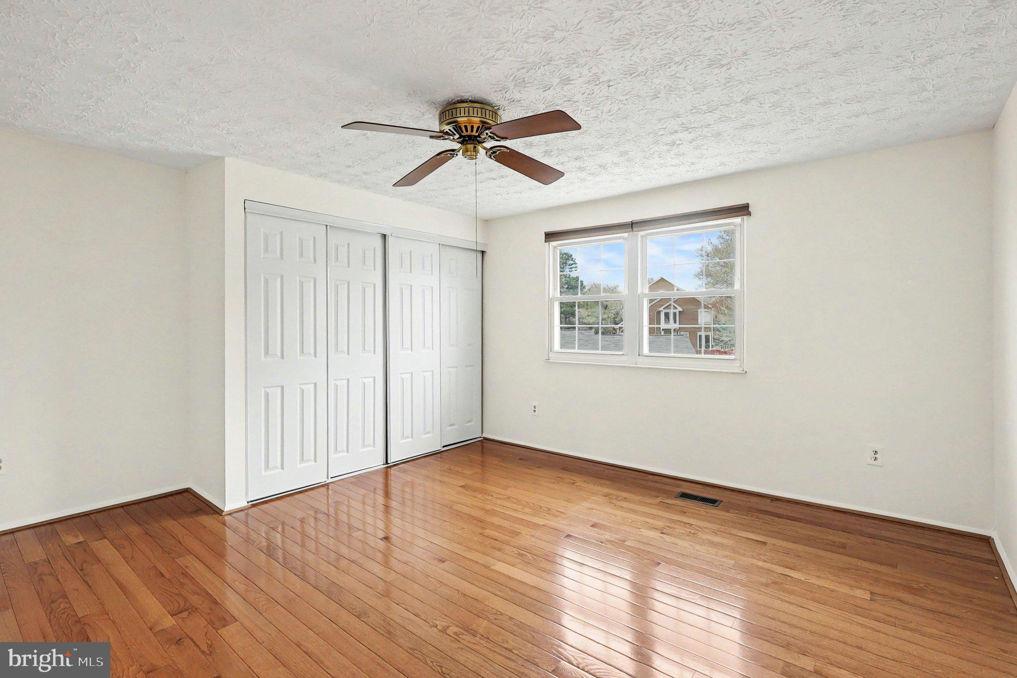 ESTATES AT EAGLE LIE - Residential Lease