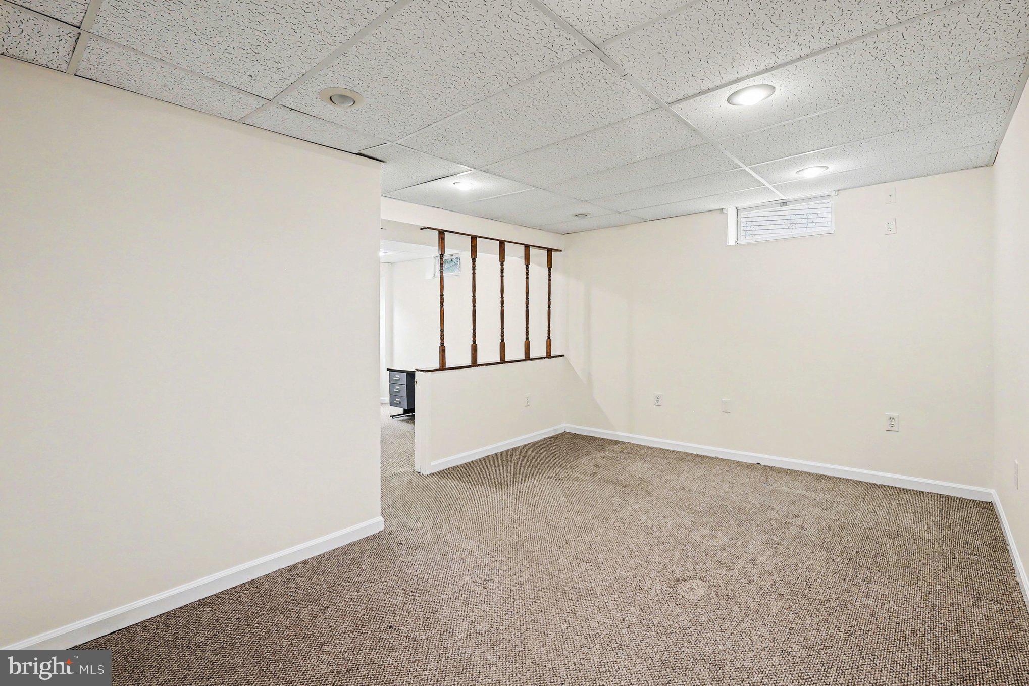 ESTATES AT EAGLE LIE - Residential Lease
