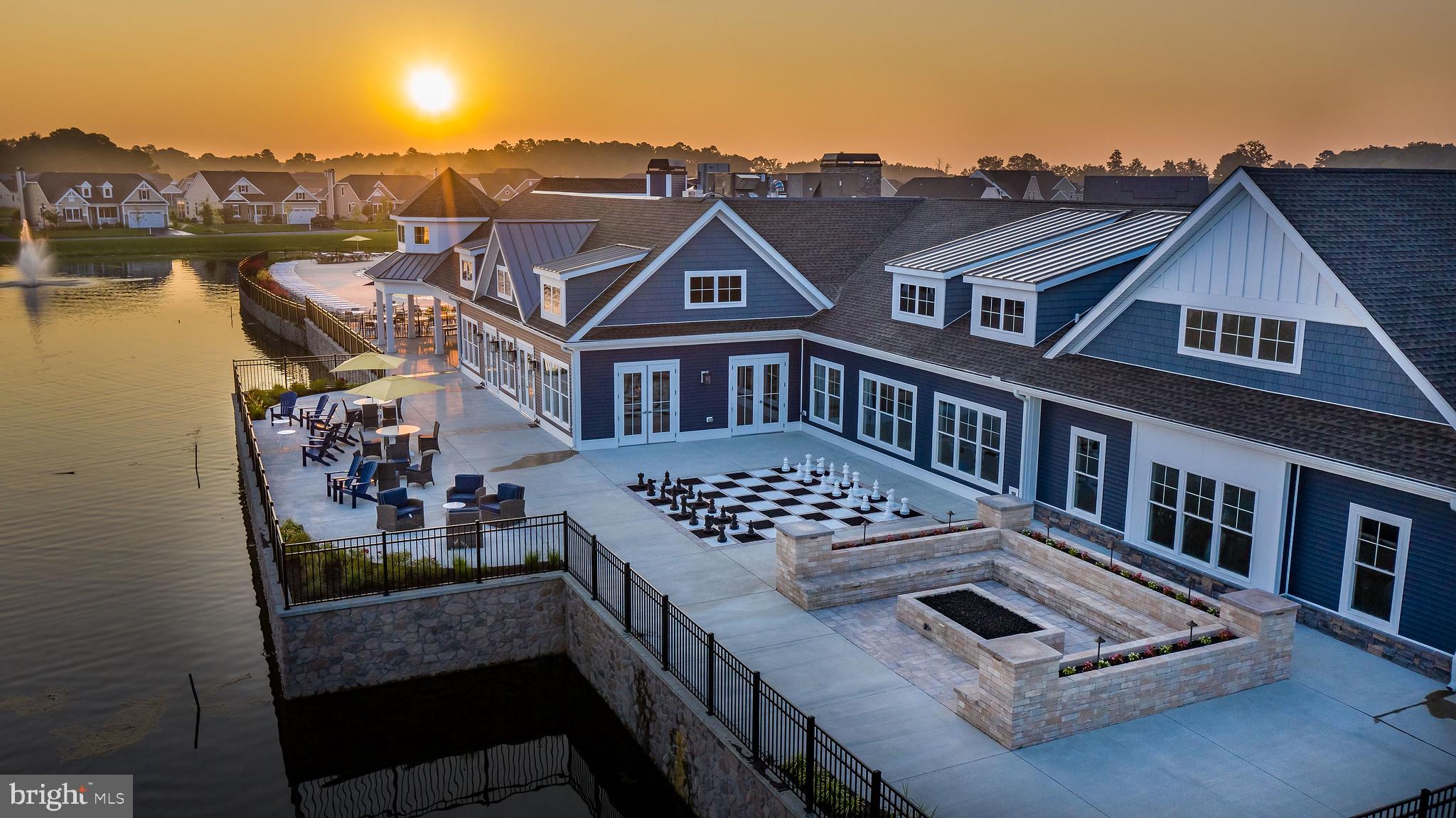 PENINSULA LAKES - Residential