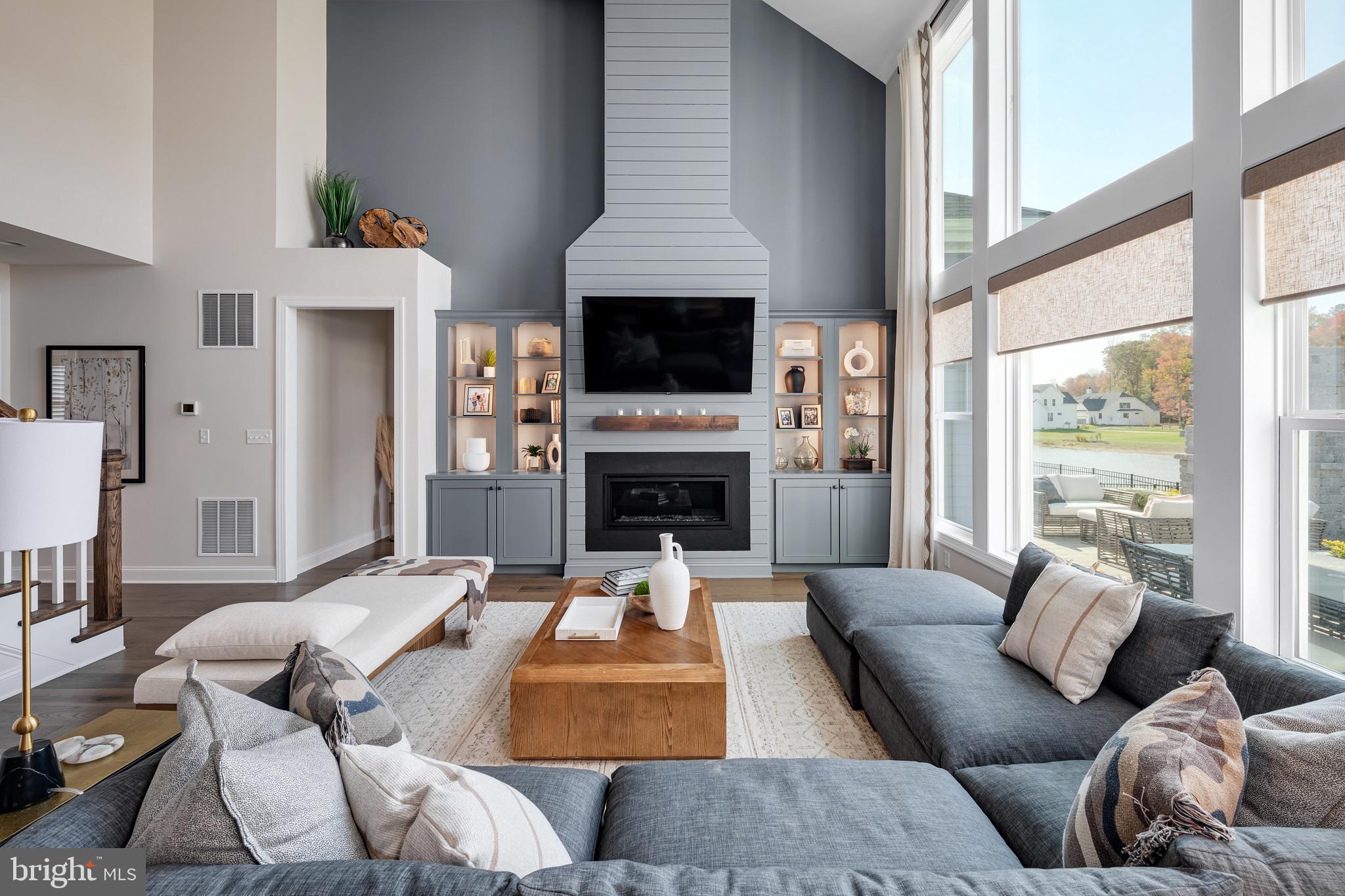 PENINSULA LAKES - Residential