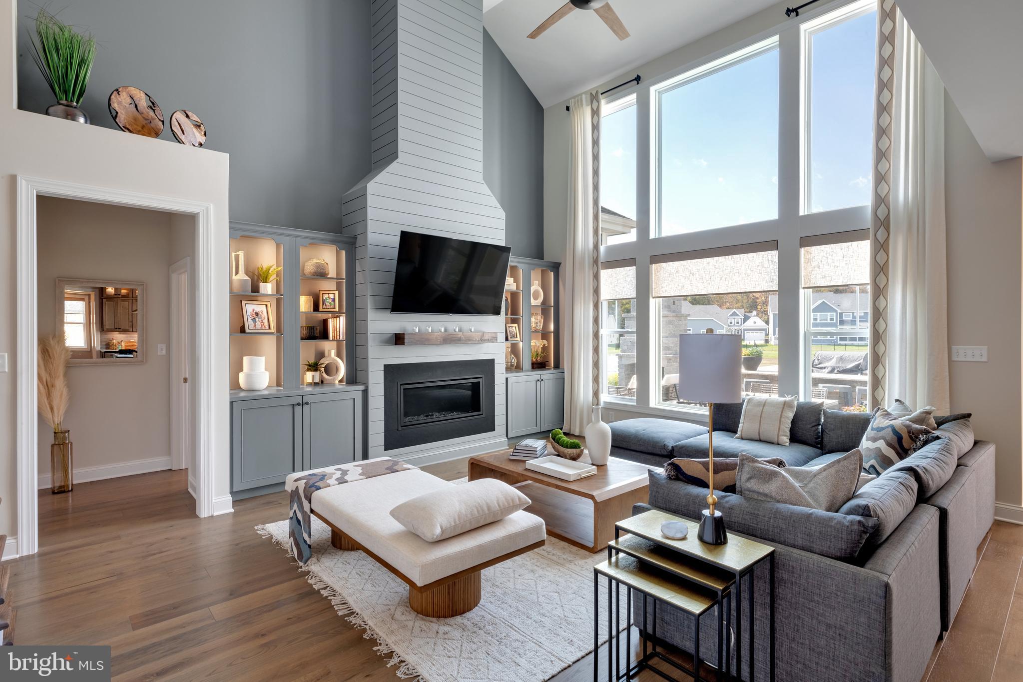 PENINSULA LAKES - Residential