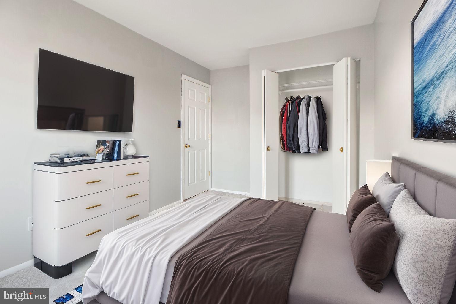 HARFORD SQUARE - Residential Lease