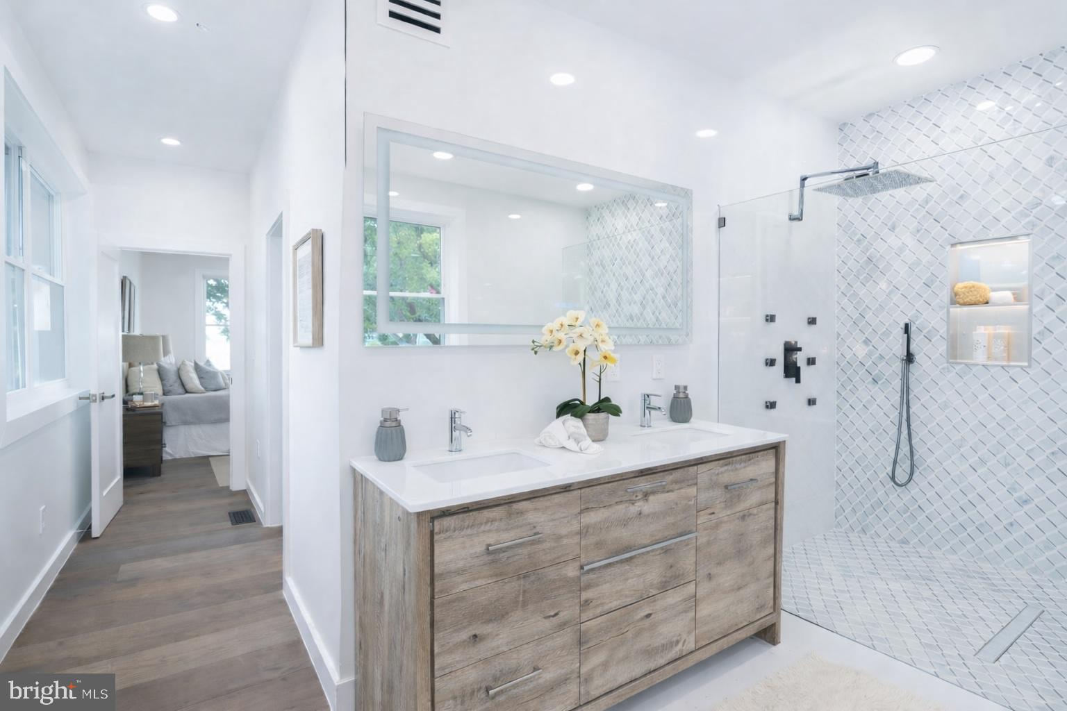 STEVENSVILLE - Residential