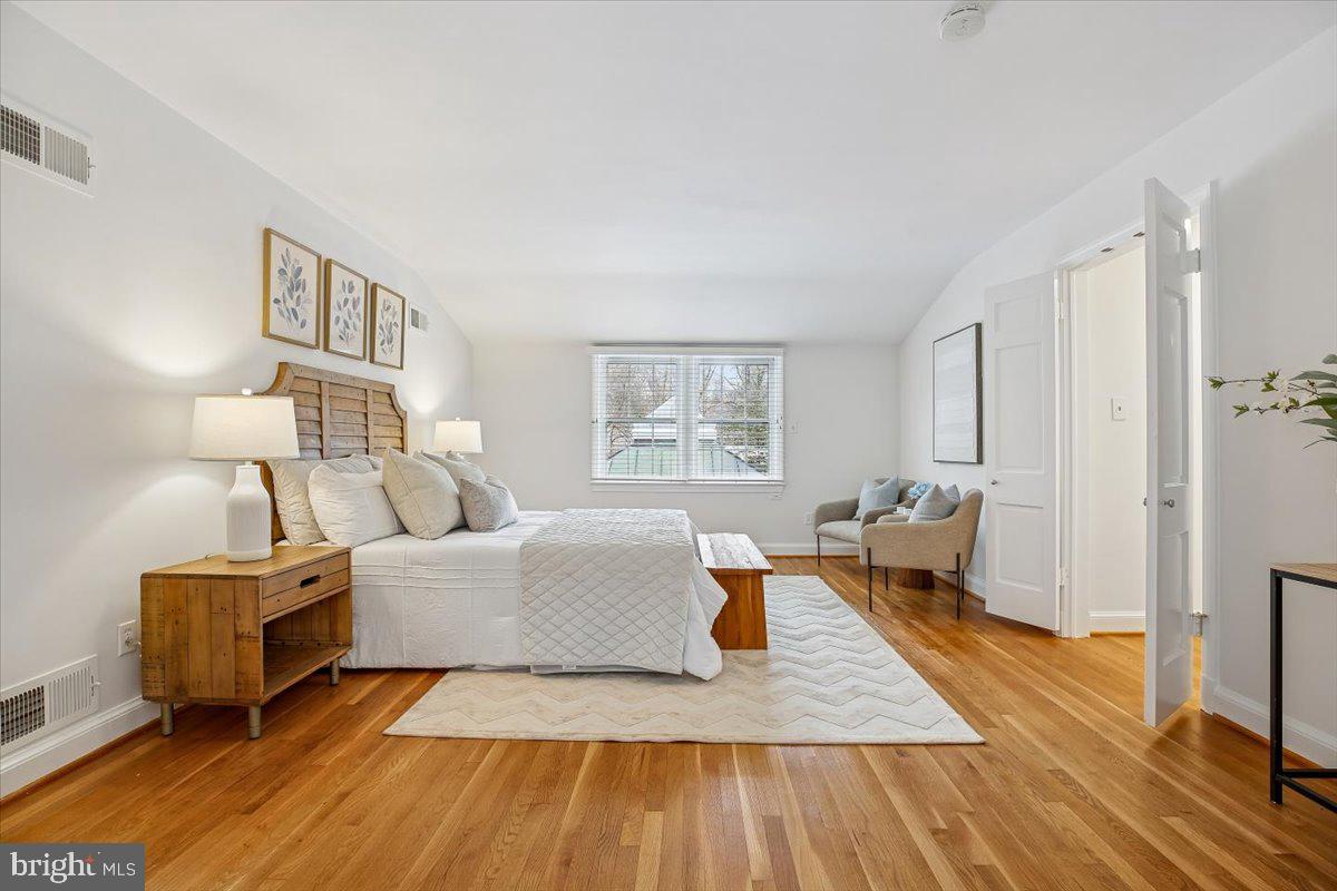 BRADLEY HILLS GROVE - Residential