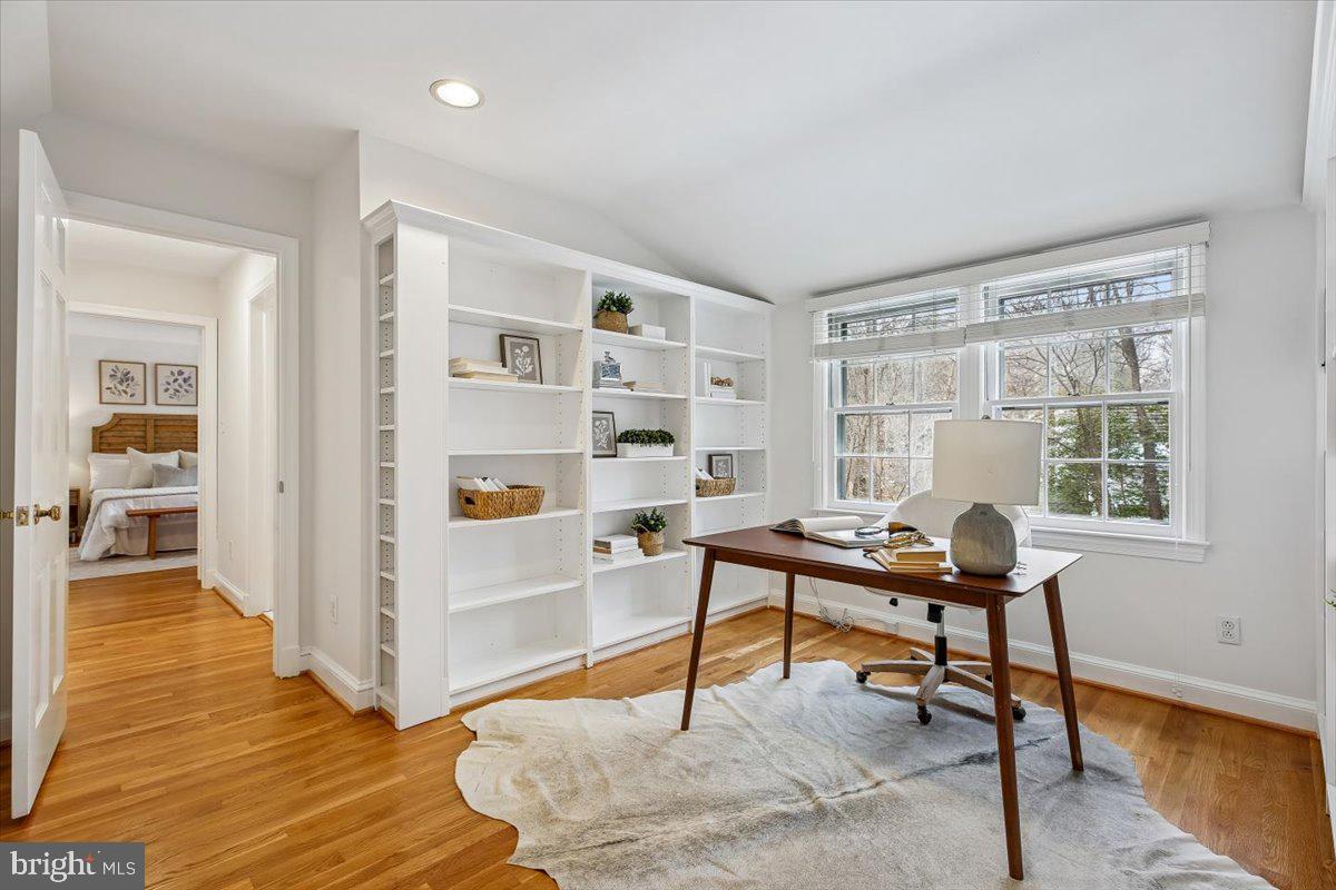 BRADLEY HILLS GROVE - Residential