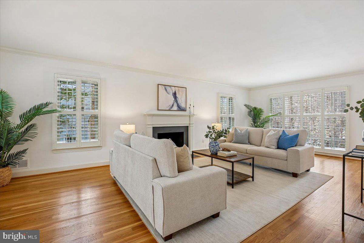 BRADLEY HILLS GROVE - Residential