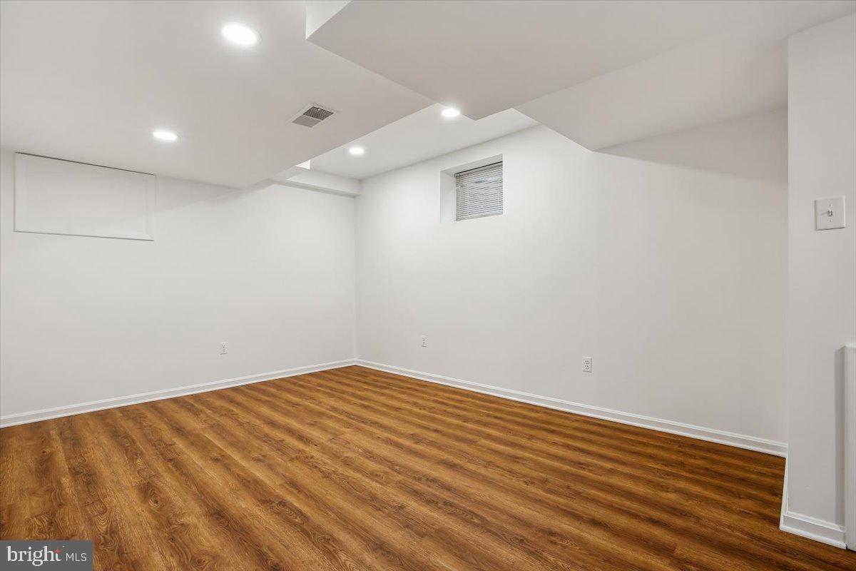 BRADLEY HILLS GROVE - Residential