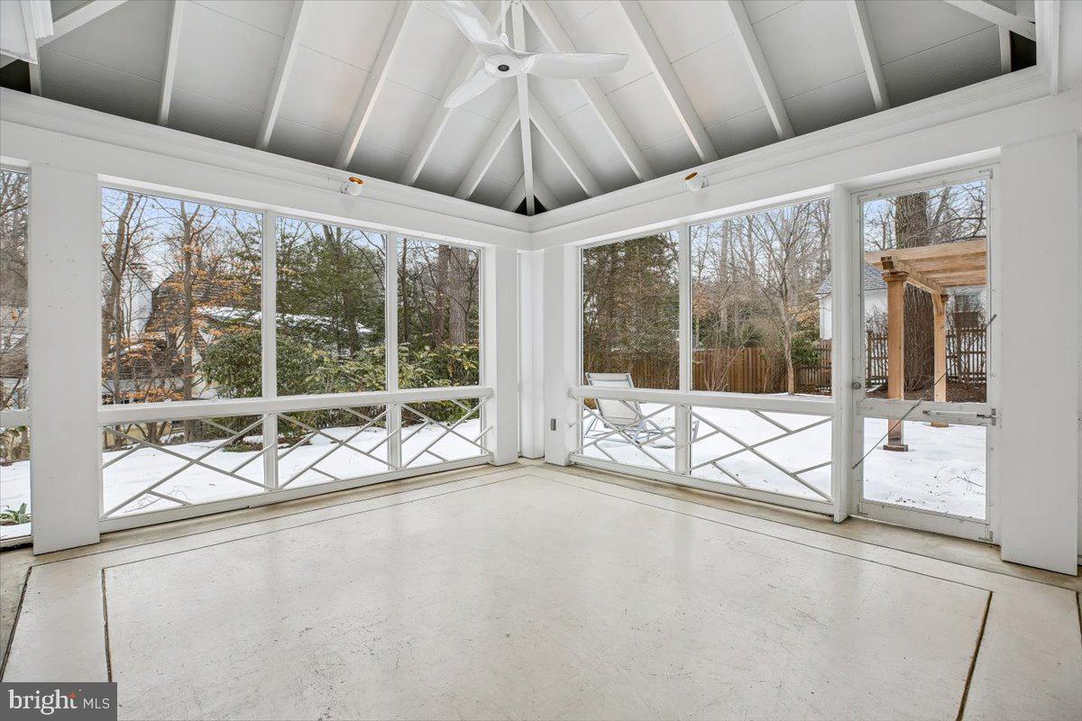 BRADLEY HILLS GROVE - Residential