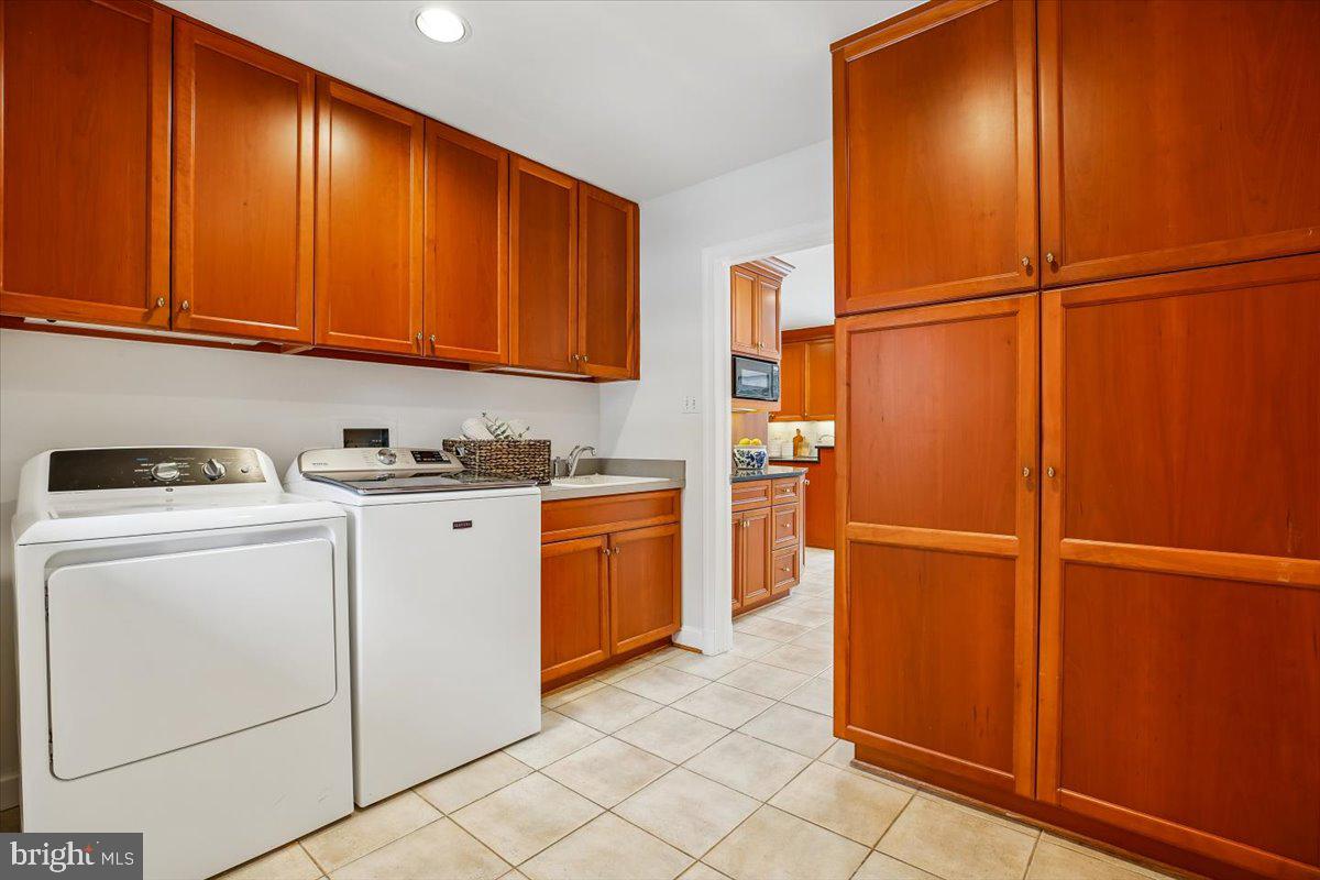 BRADLEY HILLS GROVE - Residential