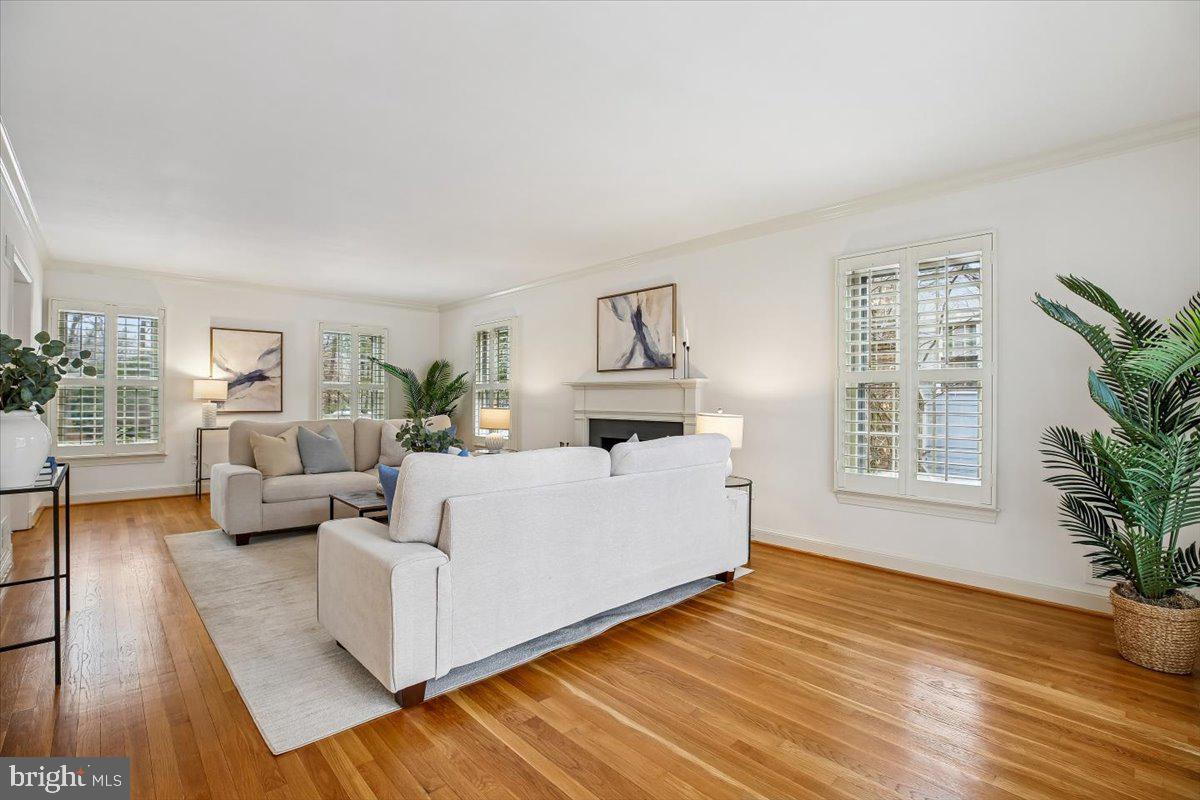 BRADLEY HILLS GROVE - Residential