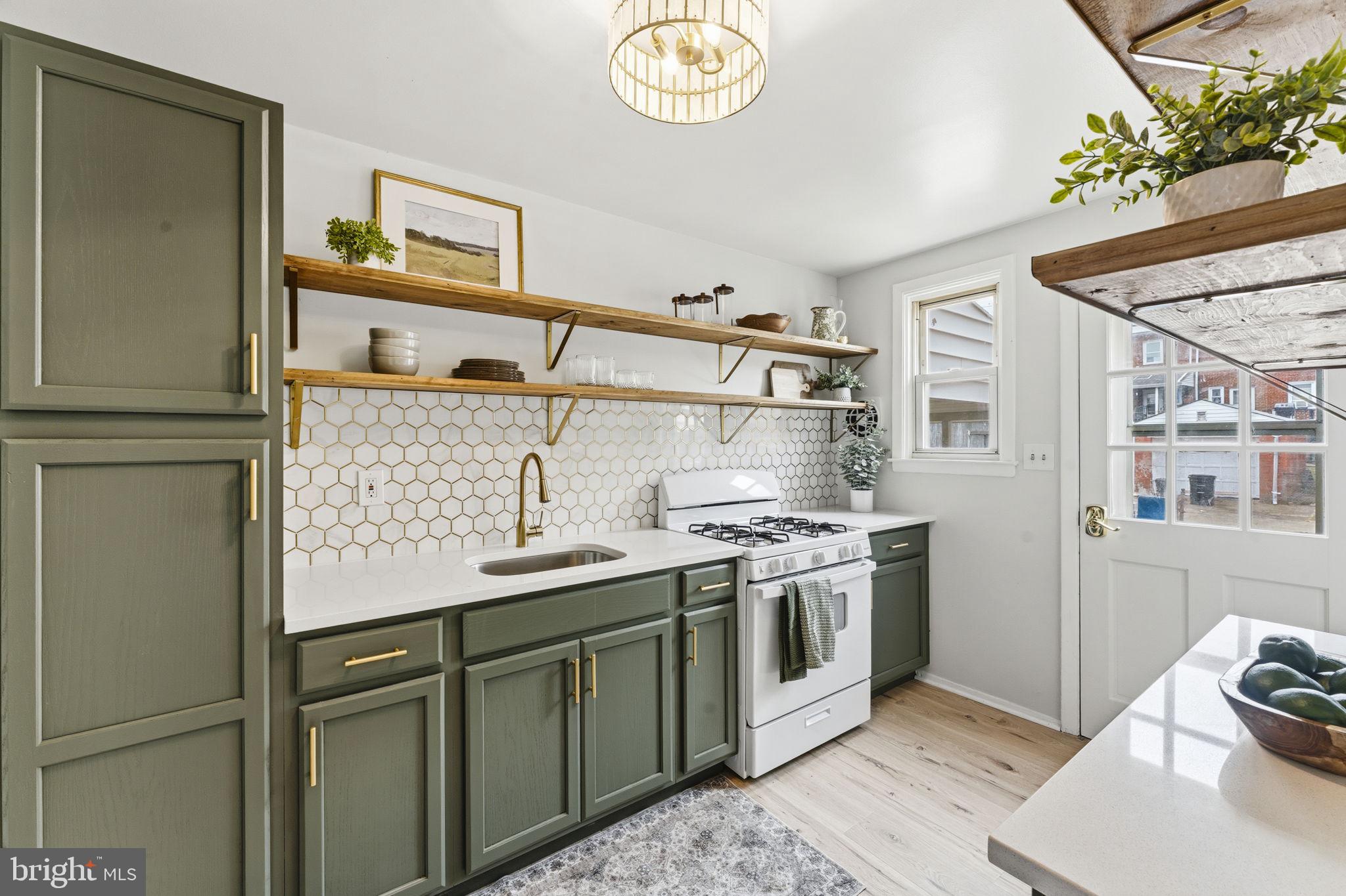 HILL HOMES - Residential