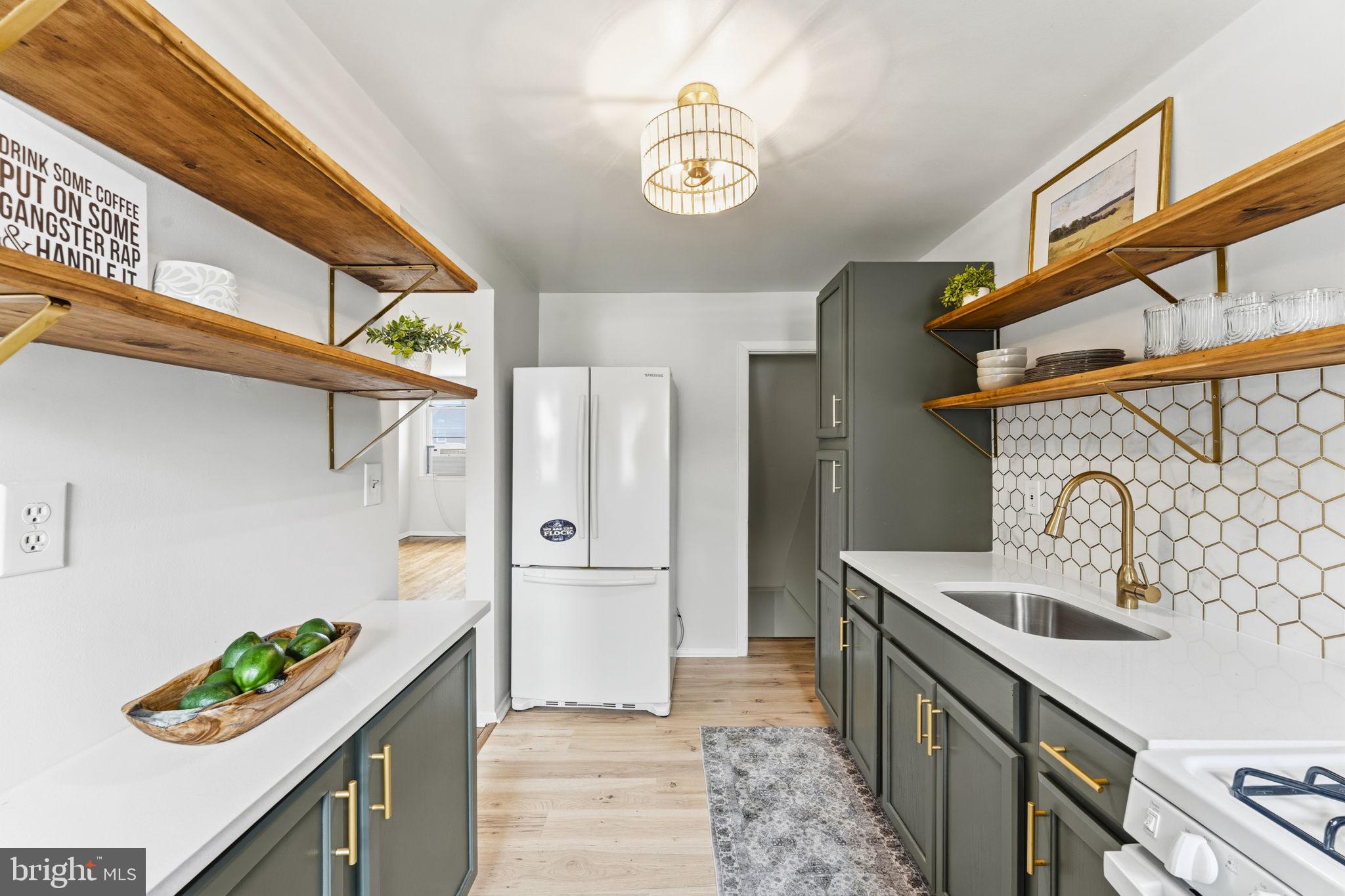 HILL HOMES - Residential