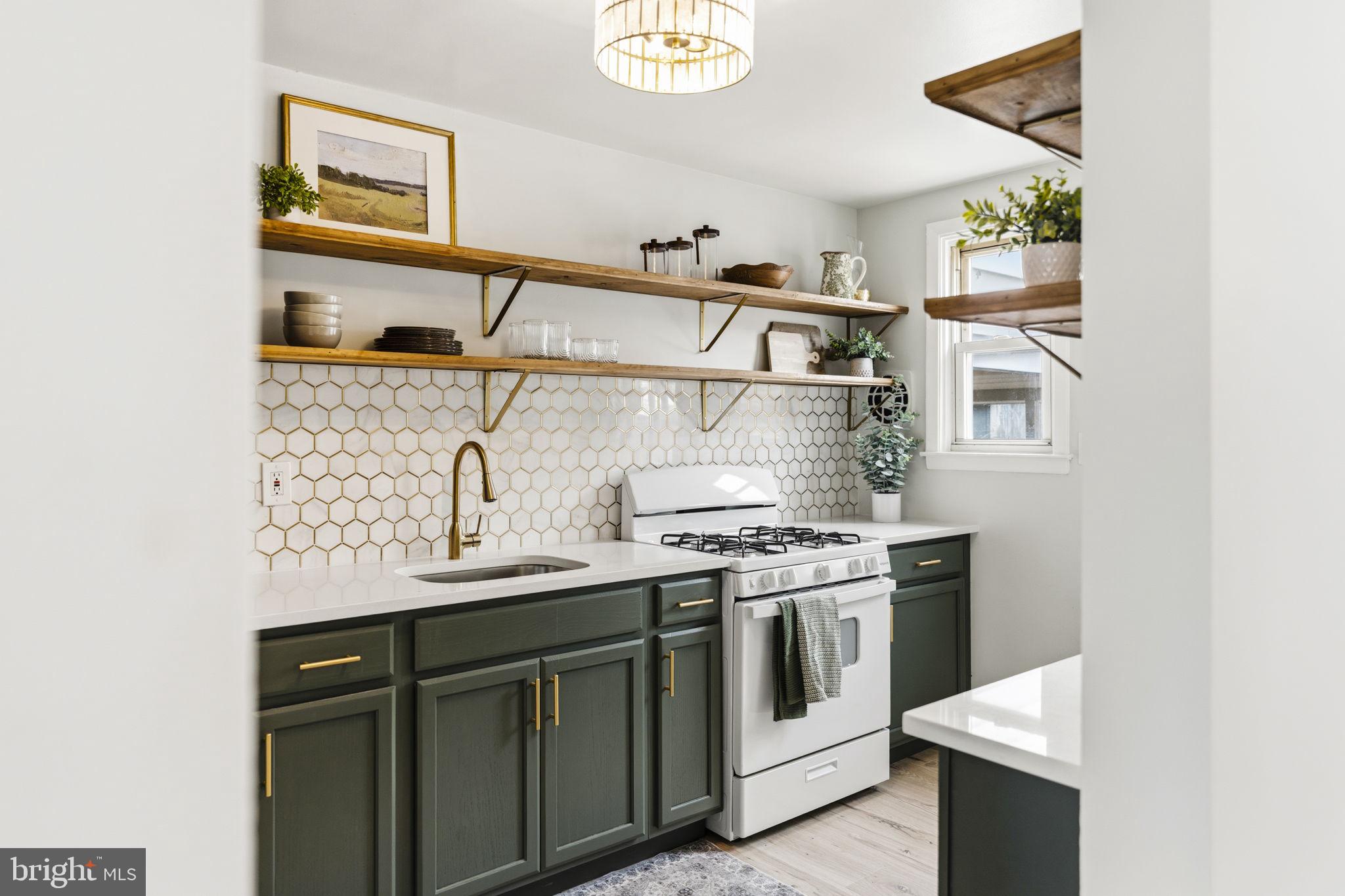 HILL HOMES - Residential